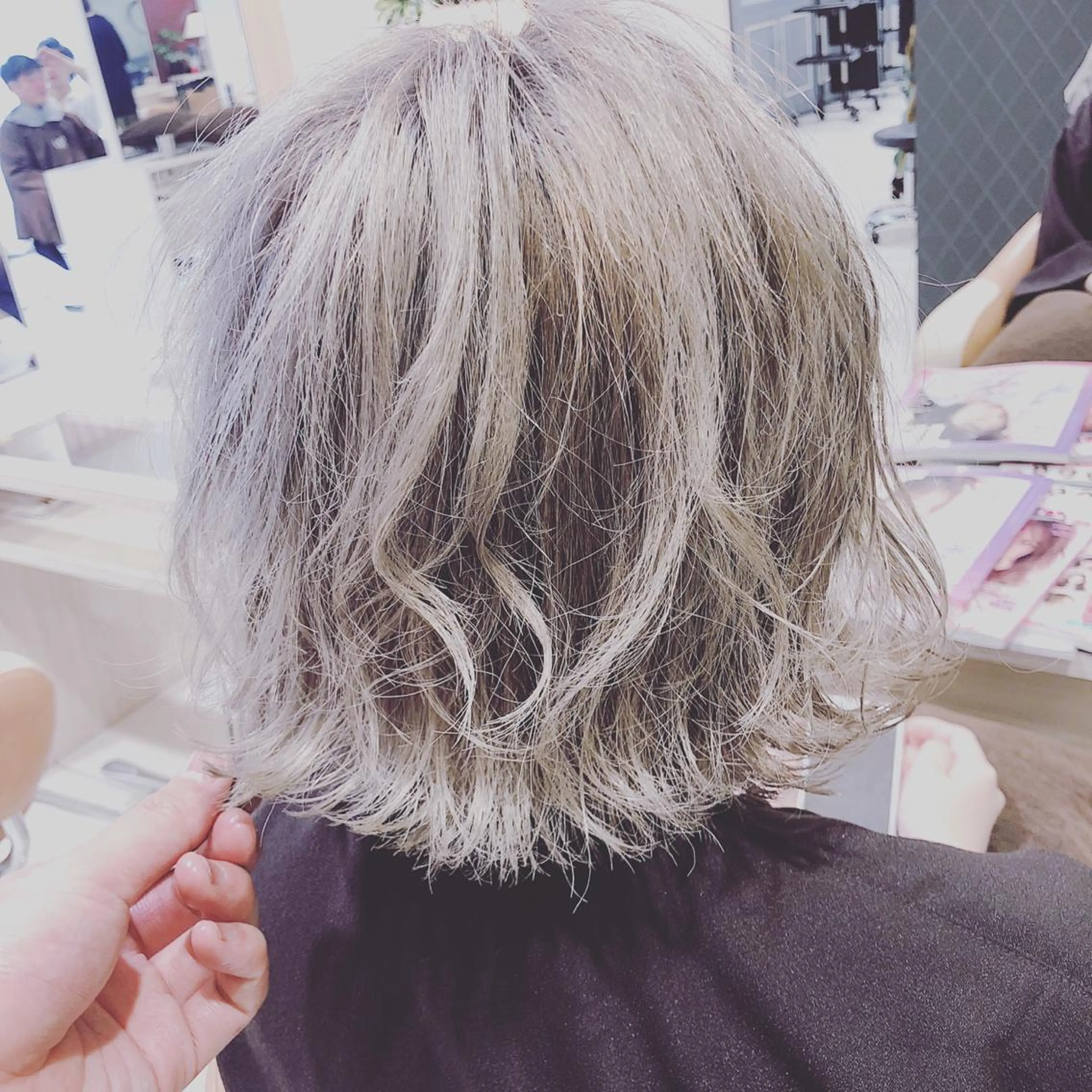 ミディアム カラー グレージュ カット ヘアカラー トリートメント 難しい髪質の縮毛矯正 高岡/射水/髪質改善のヘアスタイル