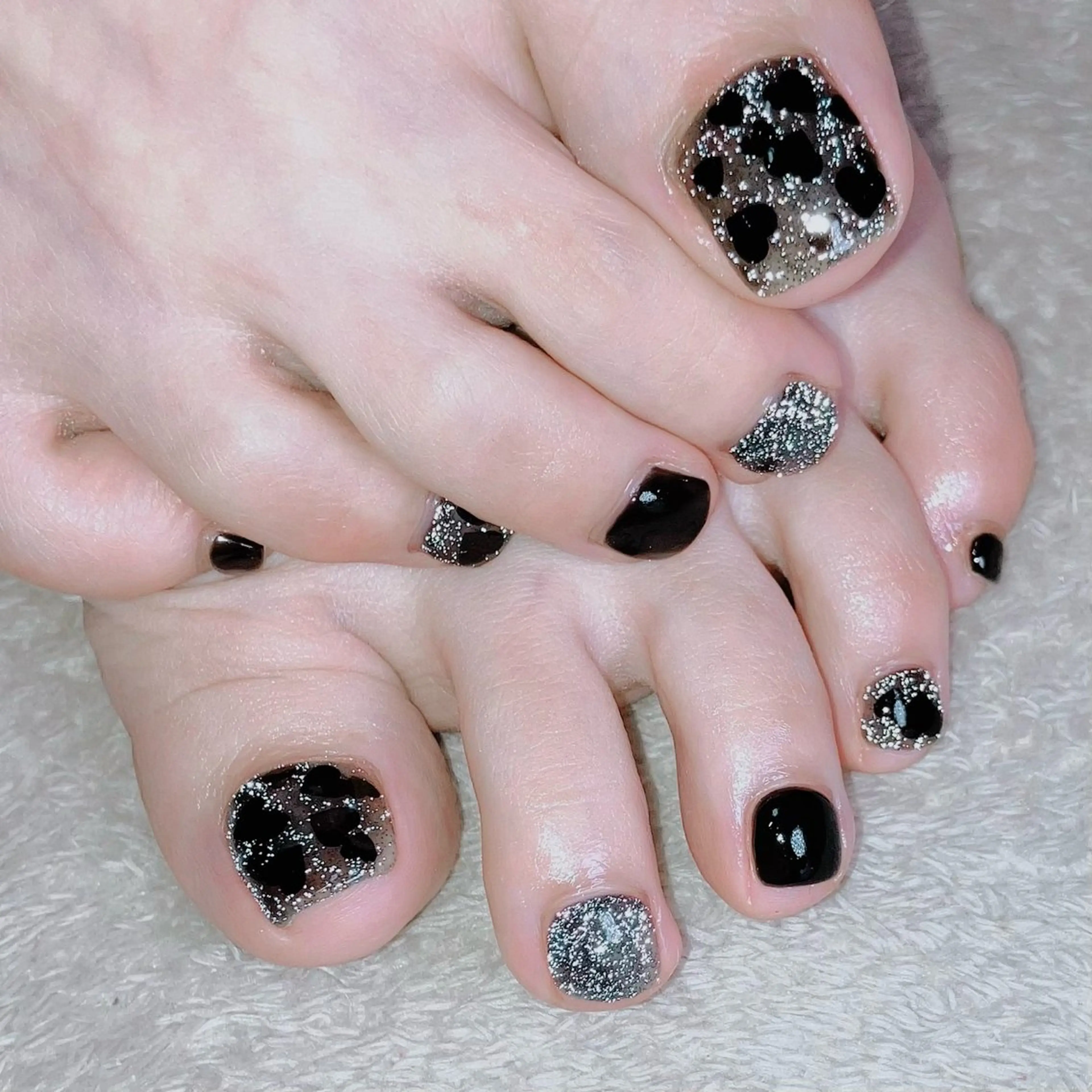 ネイル フットネイル shino🌟 痛ネイルのネイルデザイン