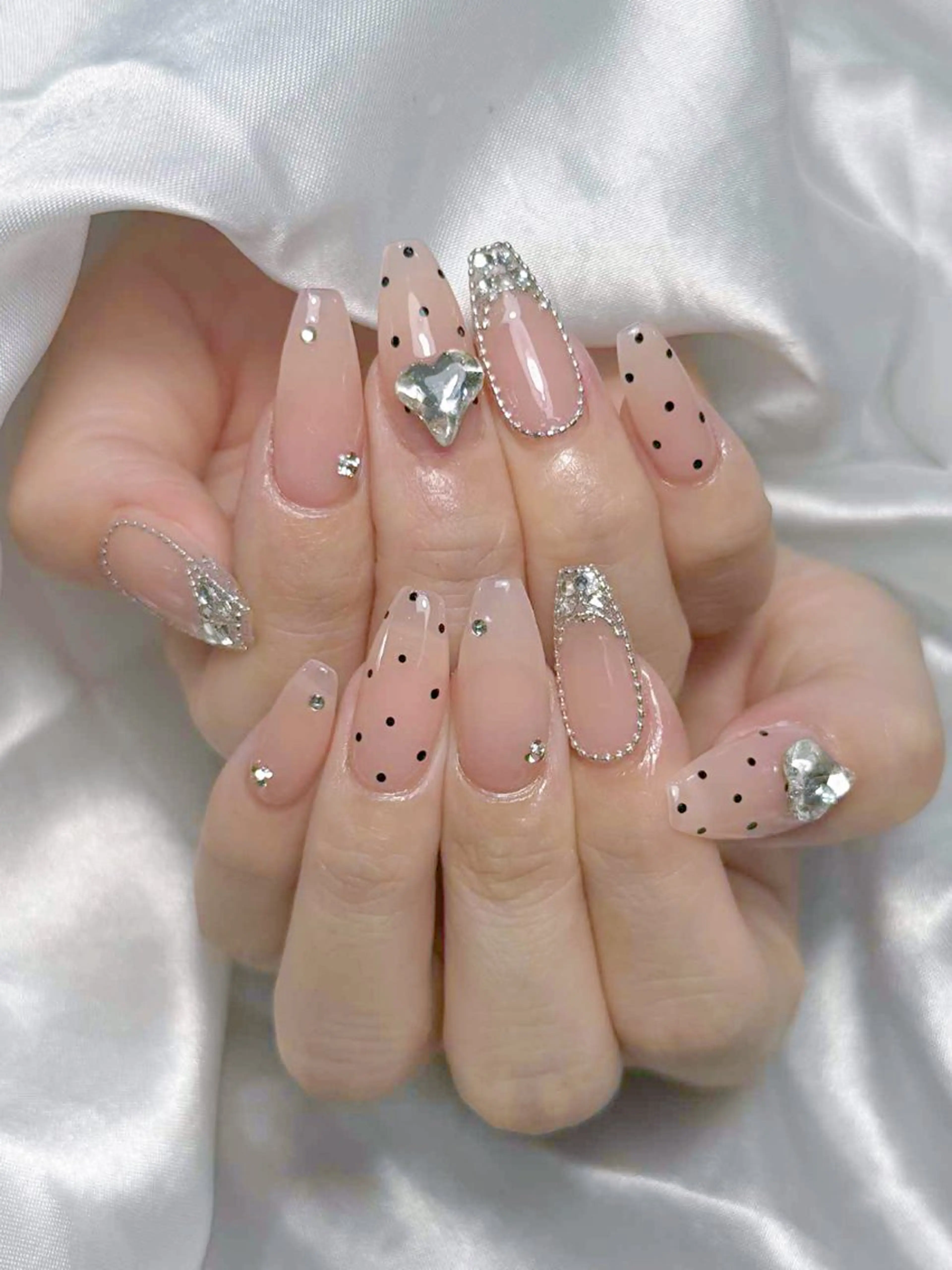 ネイル ハンドネイル LEELA NAIL STUDIOのネイルデザイン