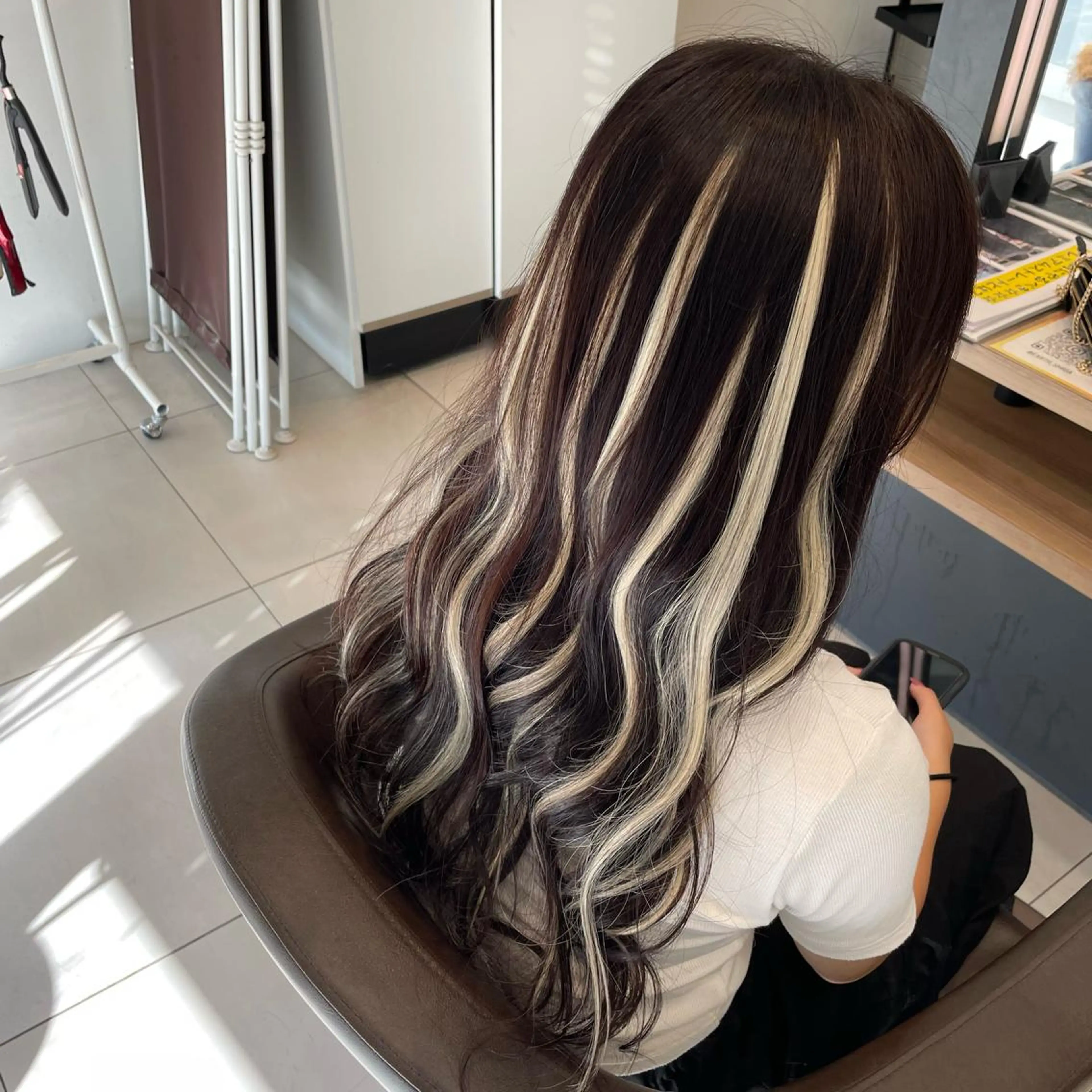 ロング 苗村 梨愛のヘアスタイル