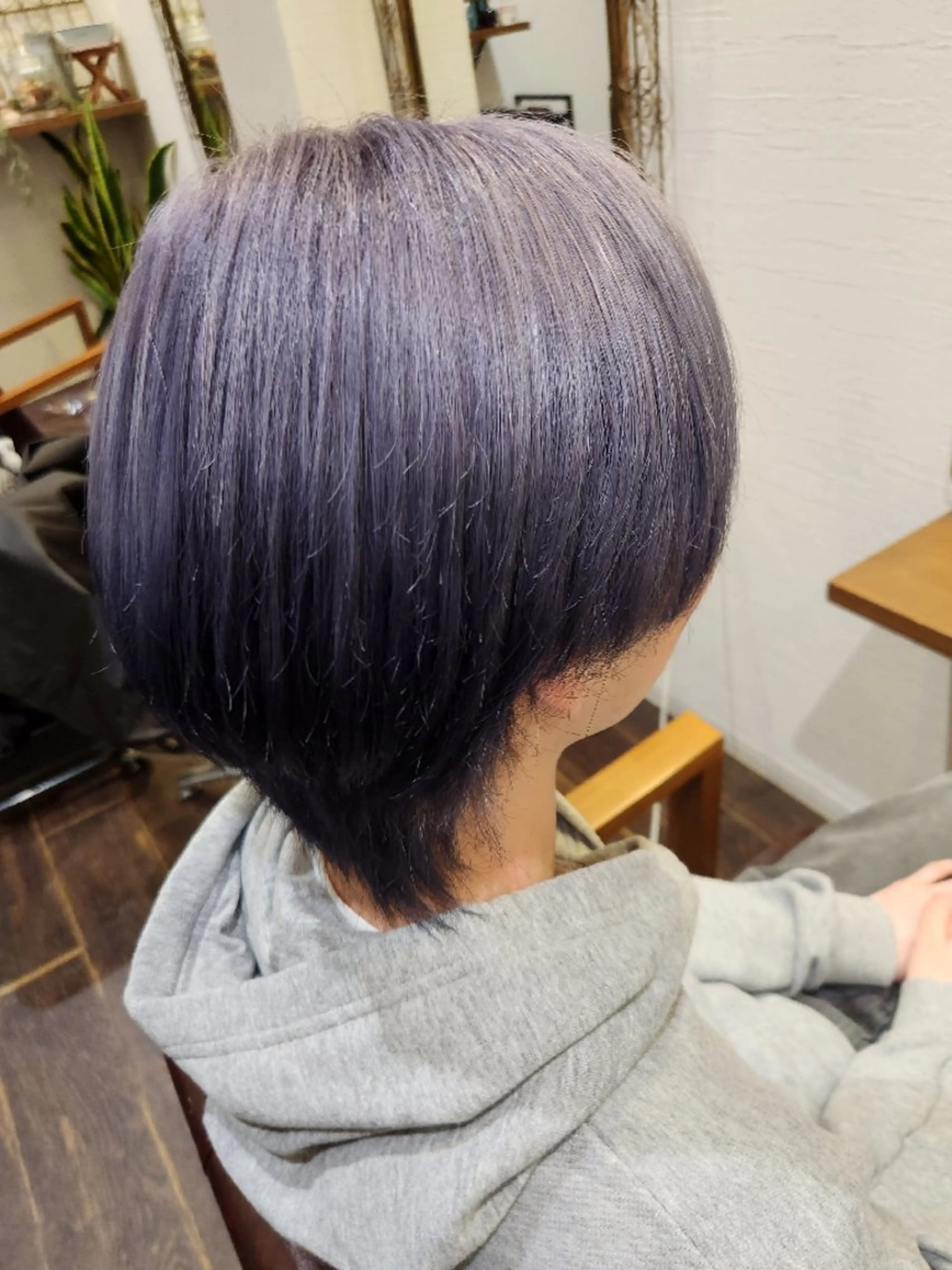 メンズ カラー ショート メンズウルフカット シルバー ウルフカット 阪本 俊のヘアスタイル