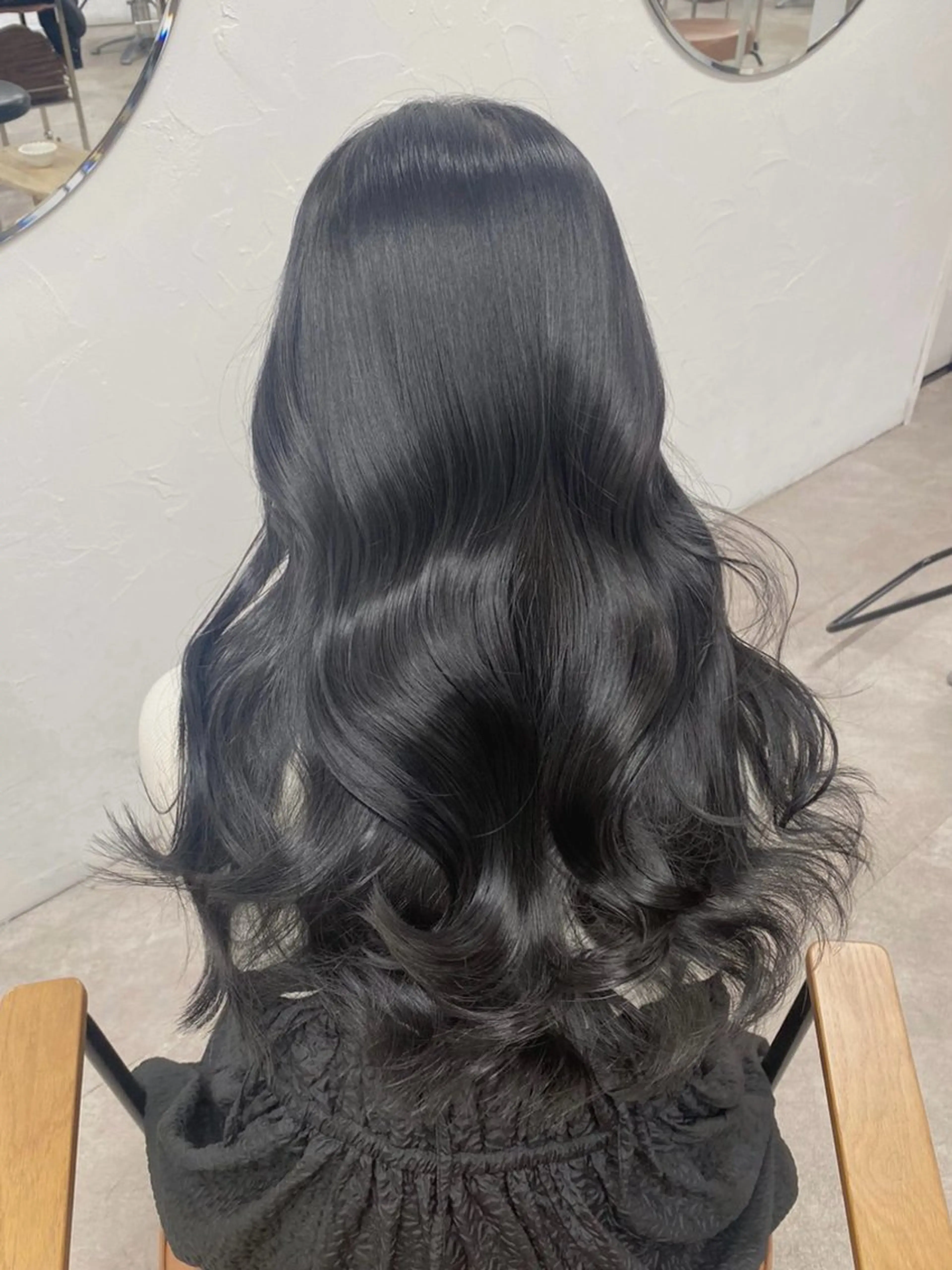 ロング カラー 黒髪 ブルーカラー ブルーブラック 透明感カラー ちえみ/ ボブ・ショート募集中のヘアスタイル