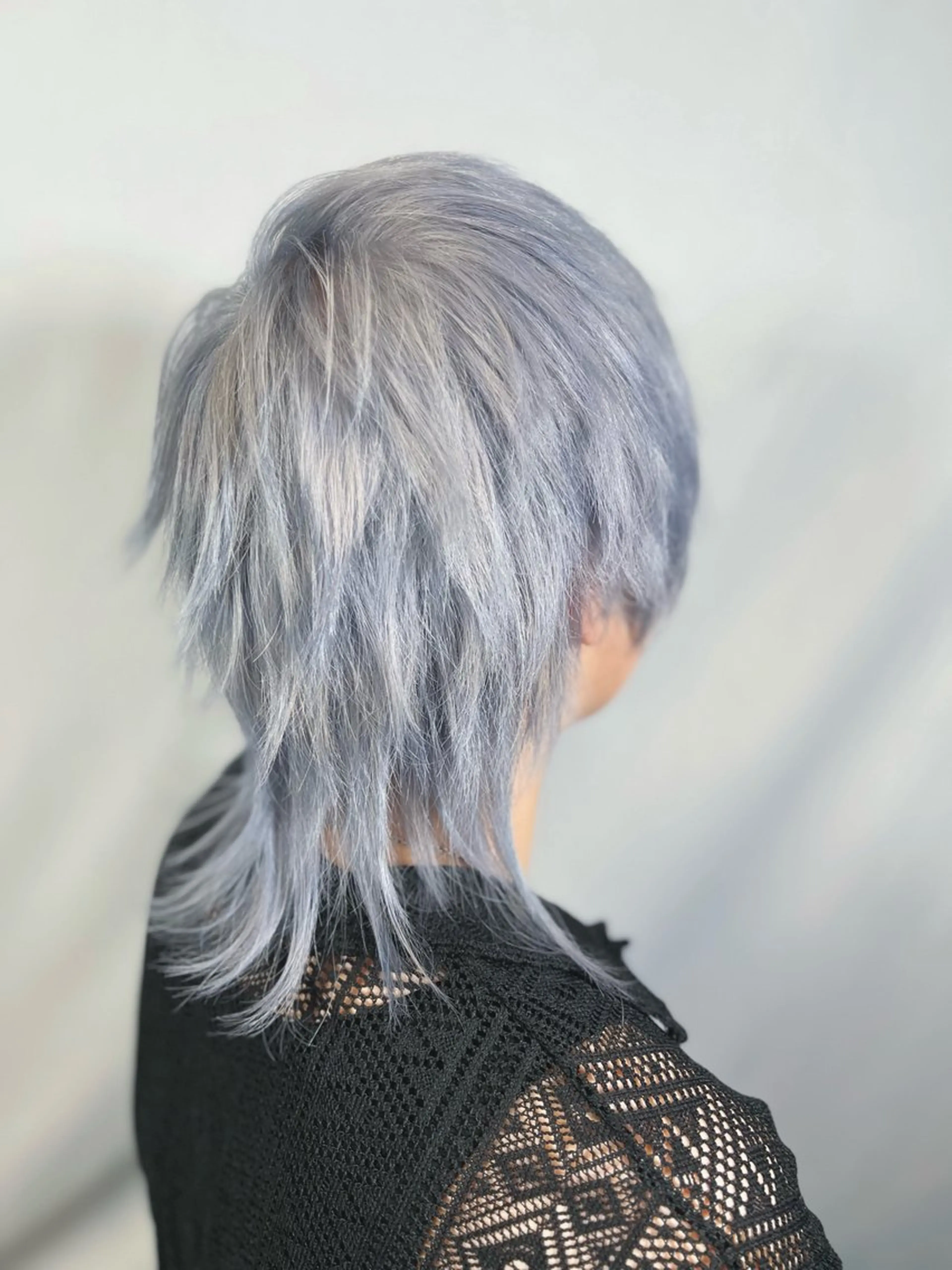 カラー ブリーチ ブルーカラー ケアブリーチ 透明感カラー シルバー ヘアカラー V系ウルフ/ホワイト ブリーチ/🐺Rinのヘアスタイル