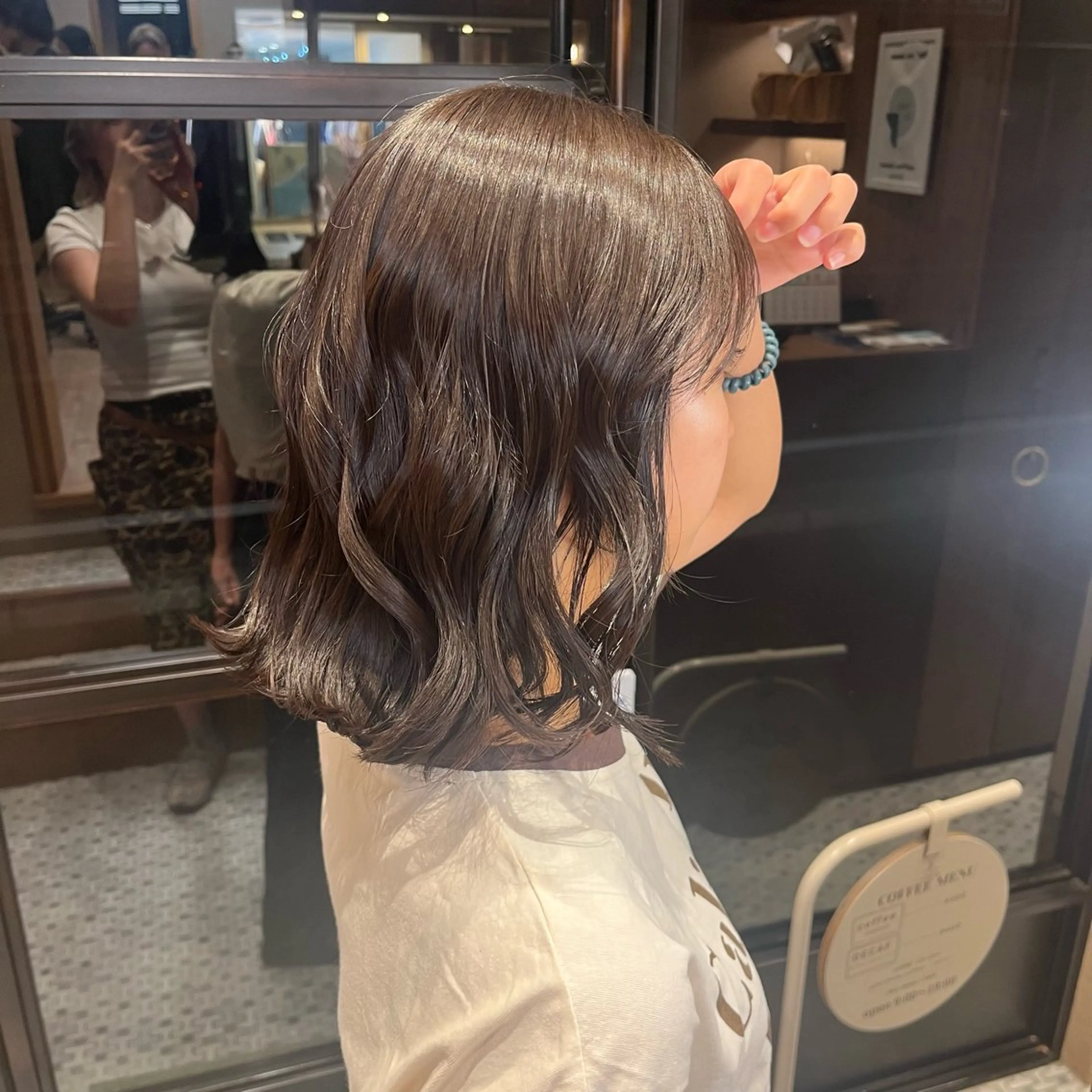 セミロング カット ヘアカラー Wカラー🐾 ハルナのヘアスタイル