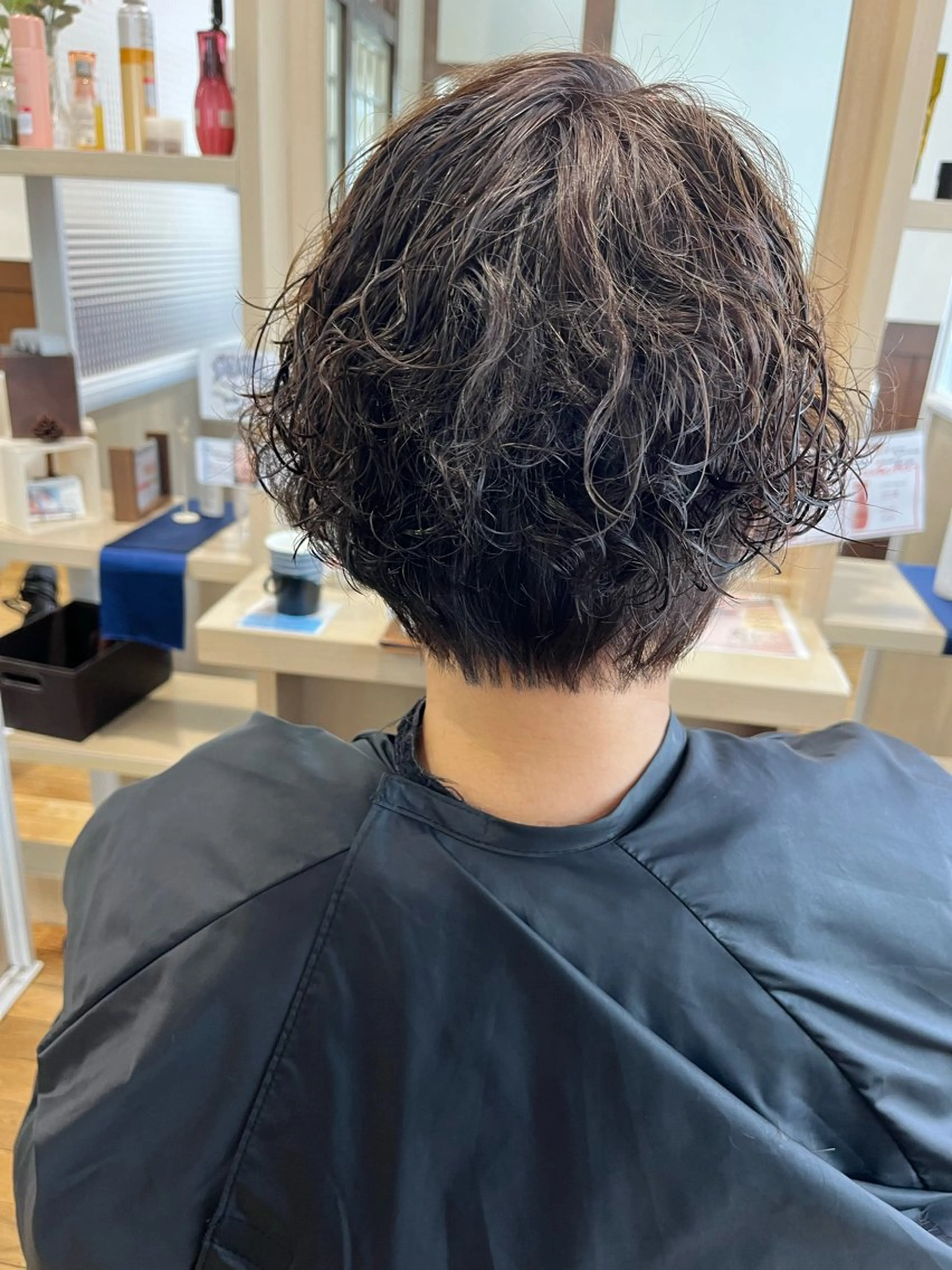 ショート パーマ 鈴木 結のヘアスタイル