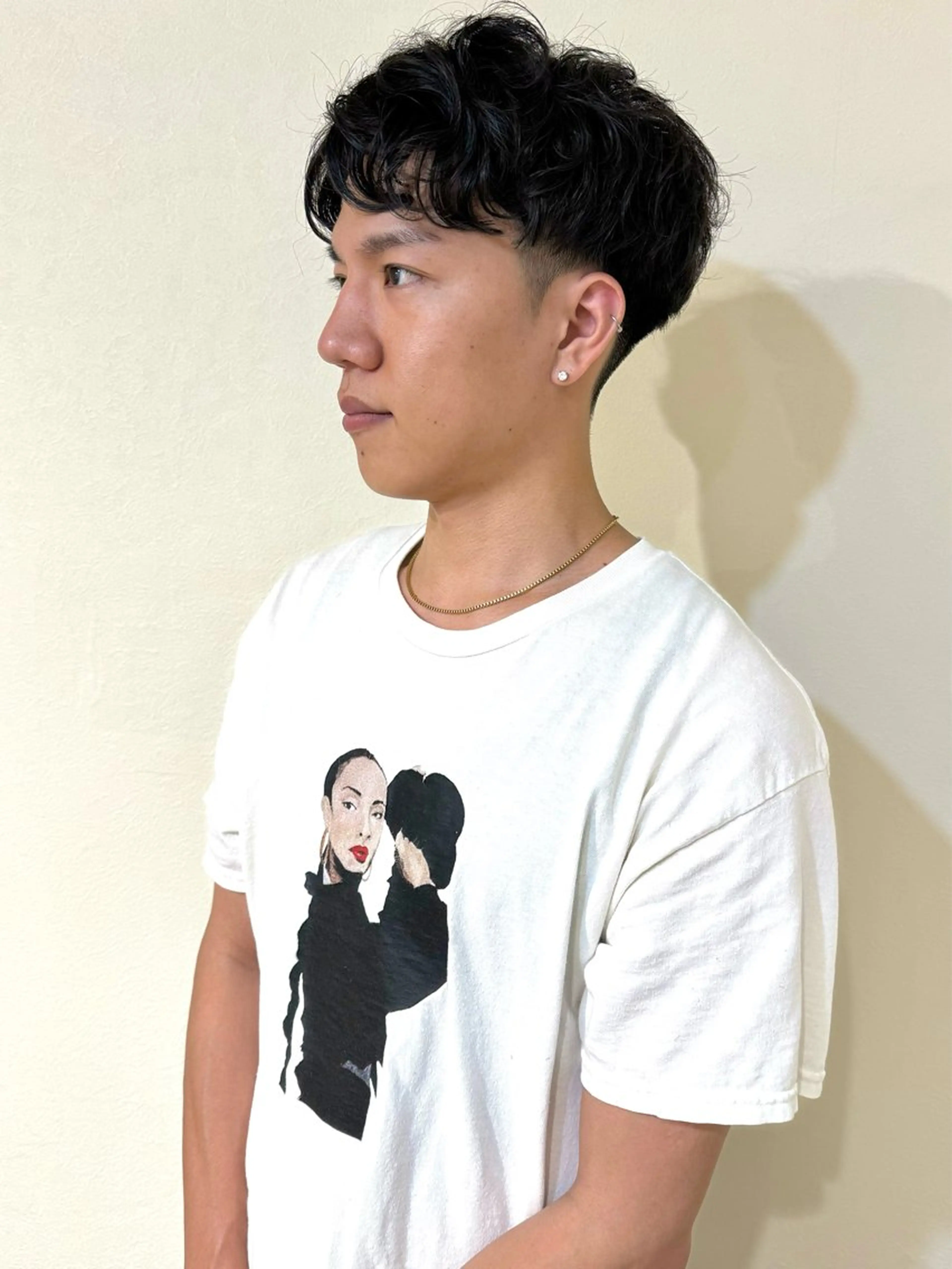 ショート メンズ センターパート メンズ韓国風 マッシュ メンズパーマ プードルパーマ ヤマグチ リョウのヘアスタイル