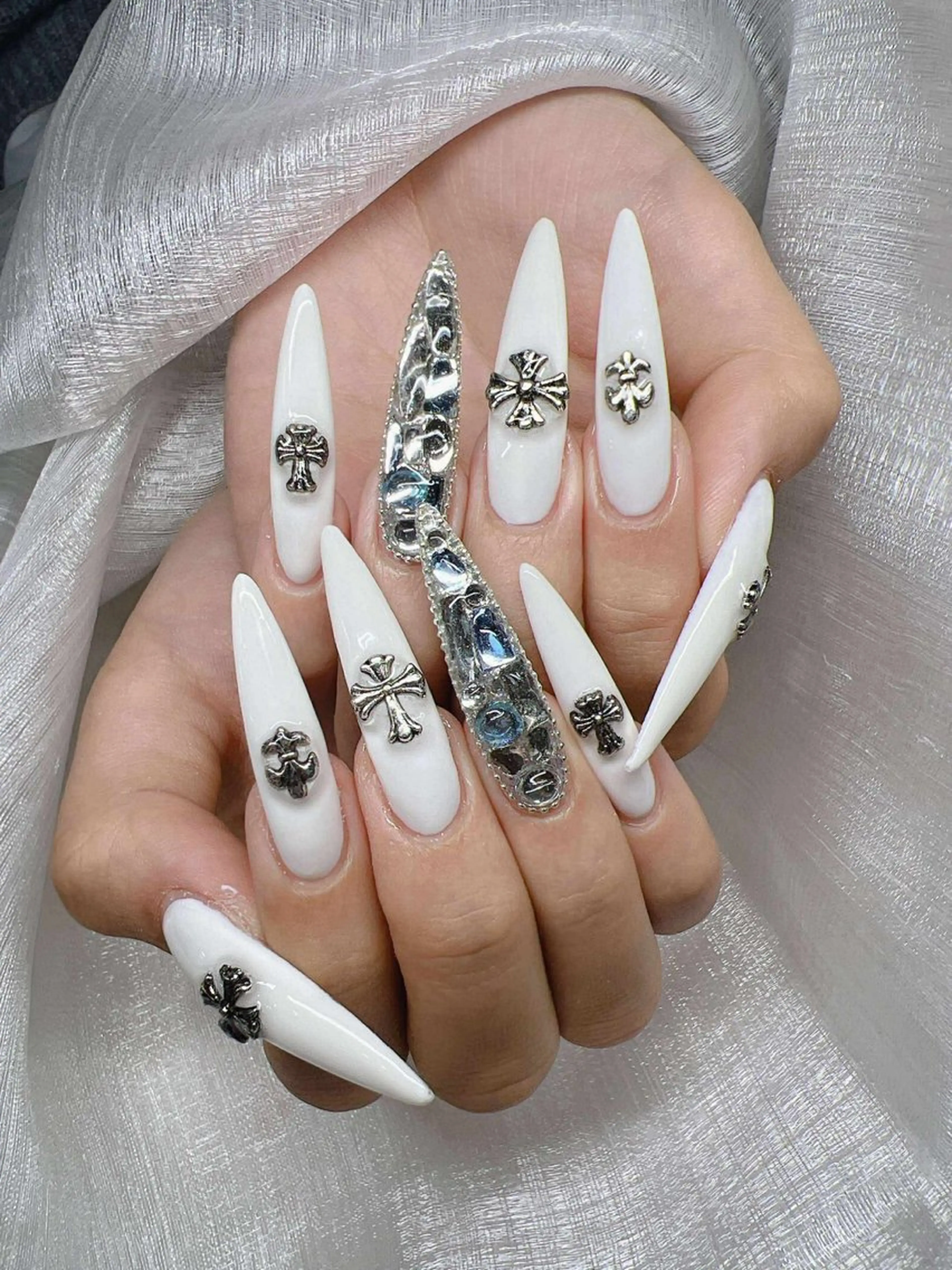ネイル ハンドネイル Lee Nailsのネイルデザイン