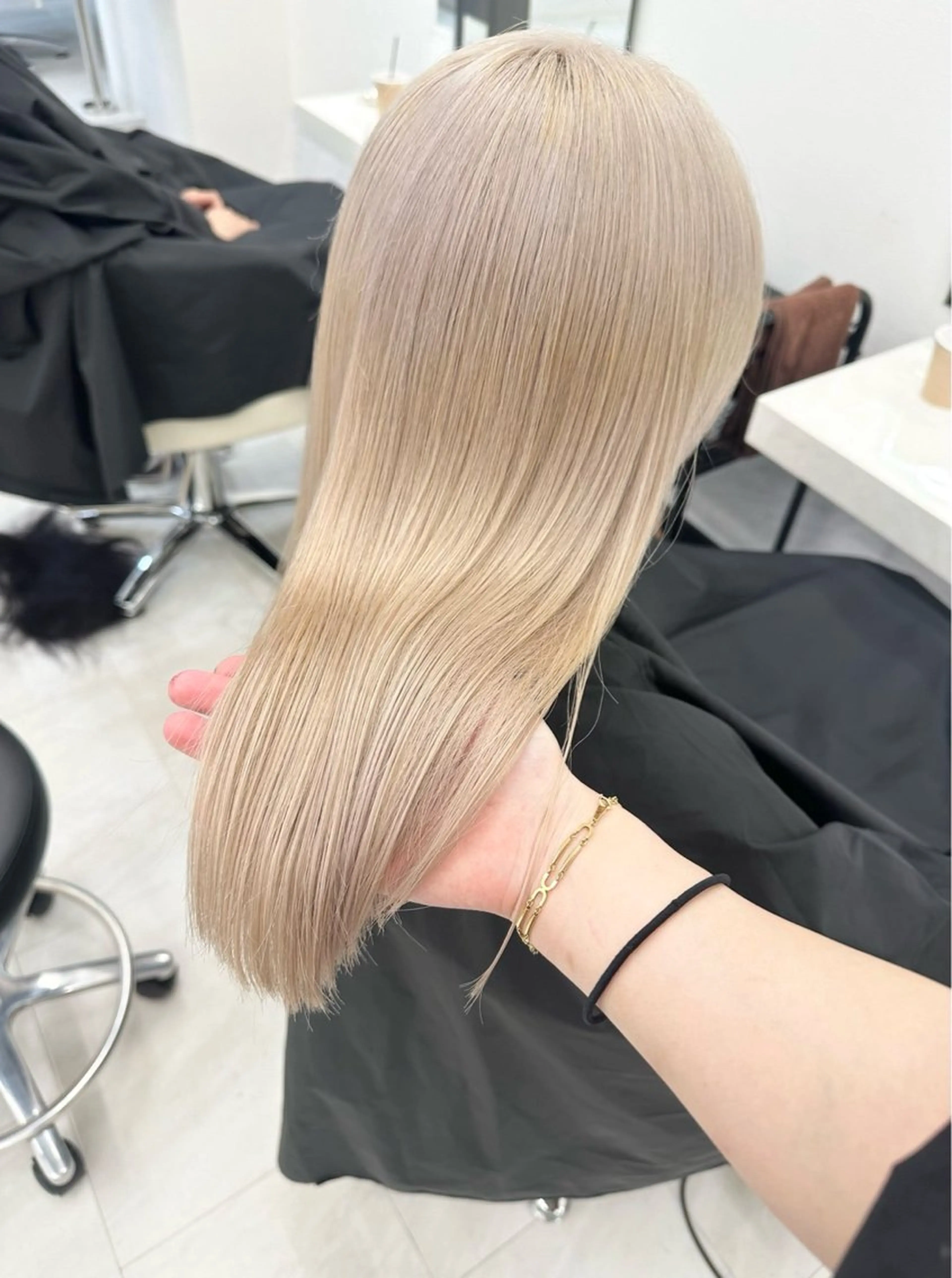 セミロング カラー ヘアカラー トリートメント はな ブリーチ ハイトーン/ 渋谷のヘアスタイル
