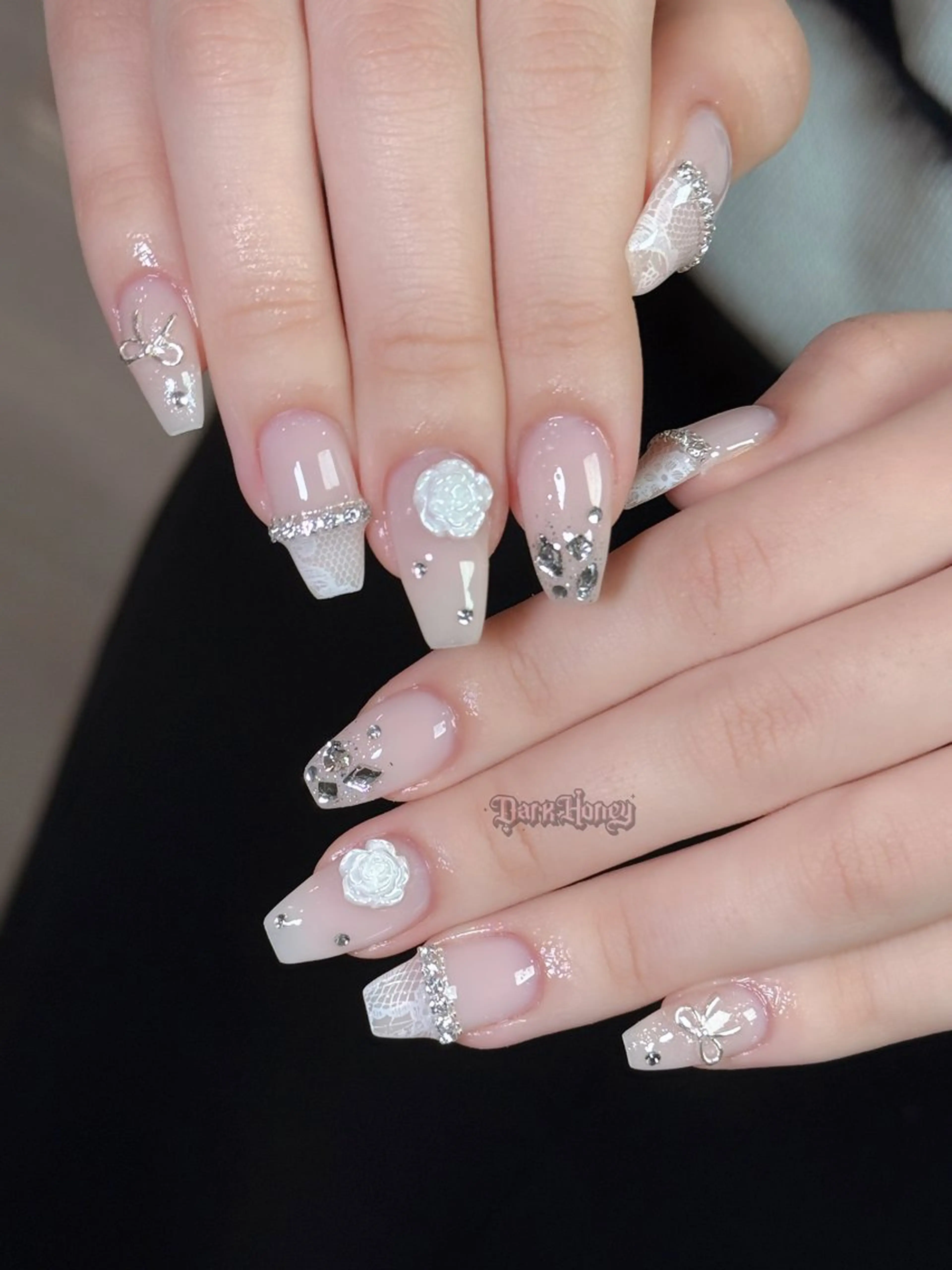 ネイル ハンドネイル Dark honey スカルプ専門原宿店のネイルデザイン