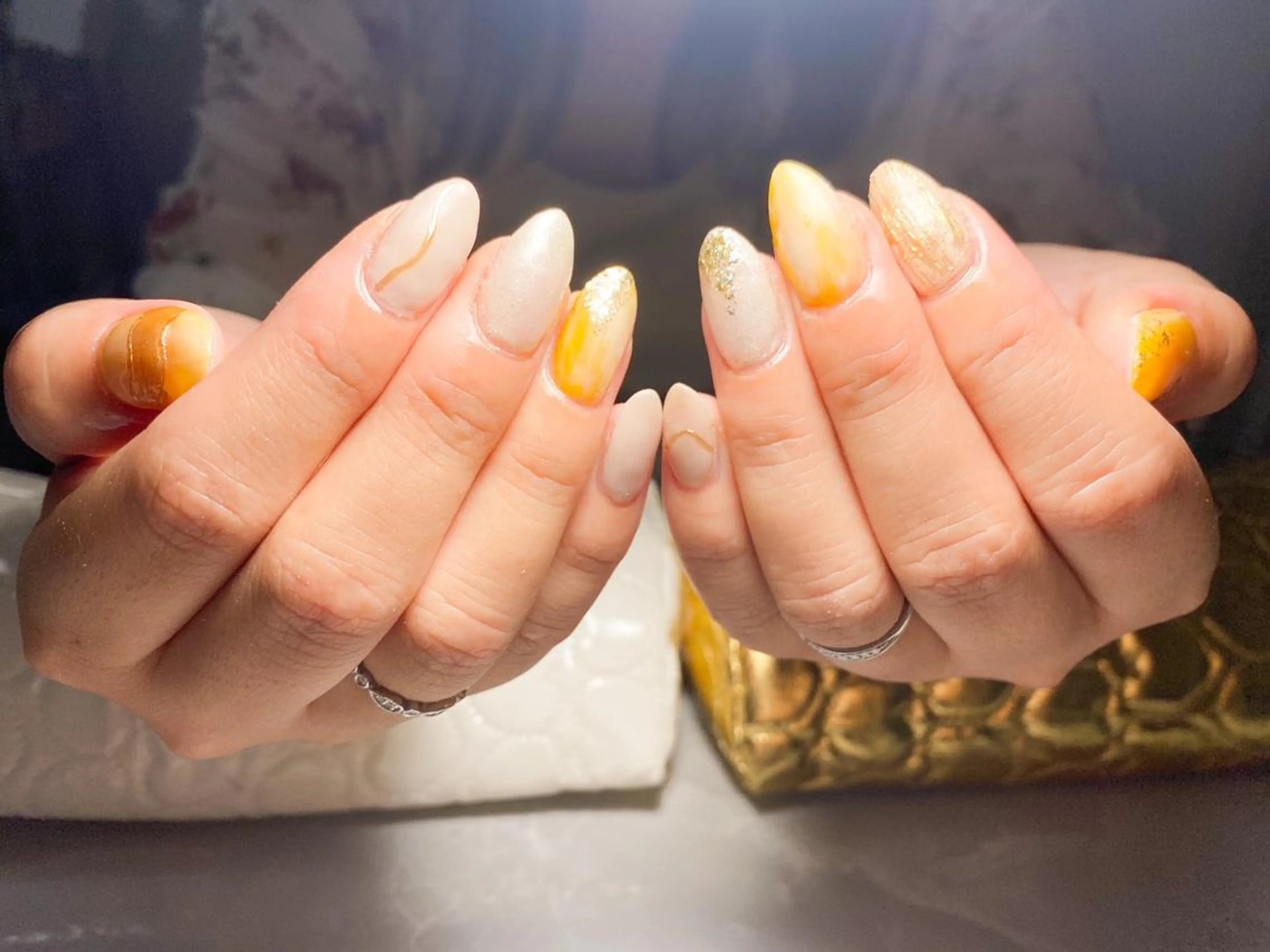 ネイル シンプルネイル ストーンネイル 黄色 nail en💅 キッズスペース有のネイルデザイン