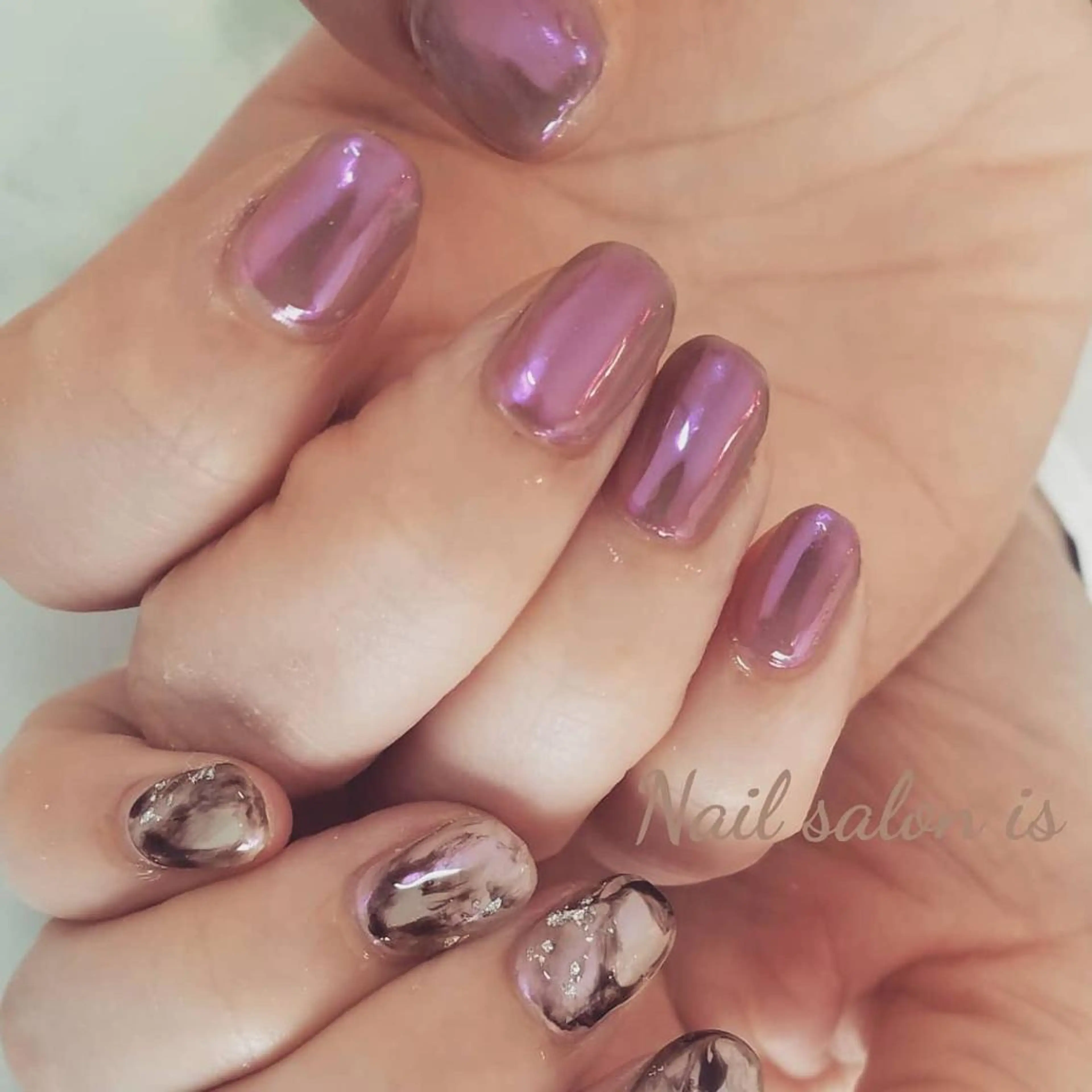 ネイル オーロラネイル ハンドネイル 店長 佐藤のネイルデザイン