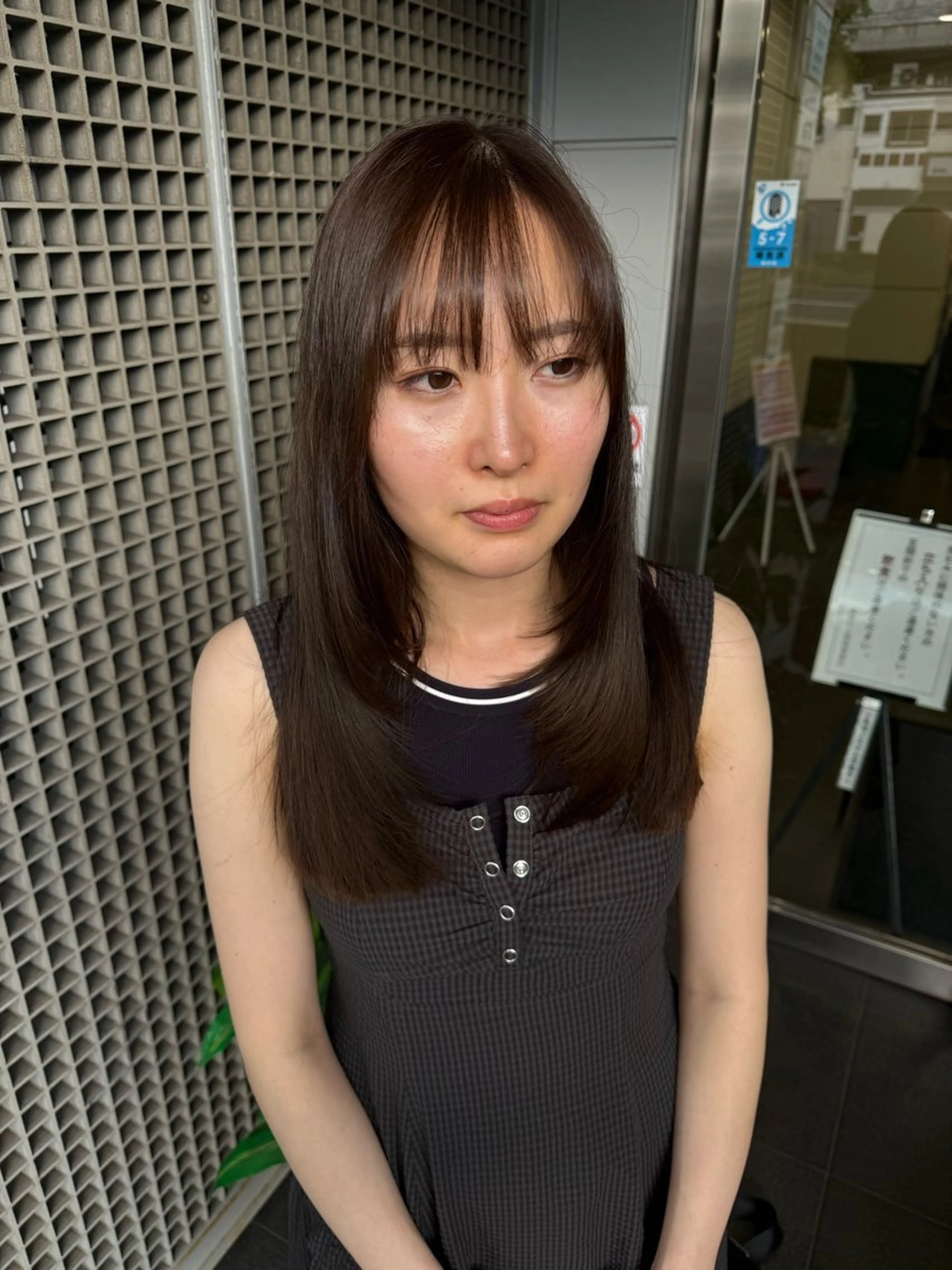 セミロング カラー グレージュ レイヤーカット カット ヘアカラー 穐田 航のヘアスタイル