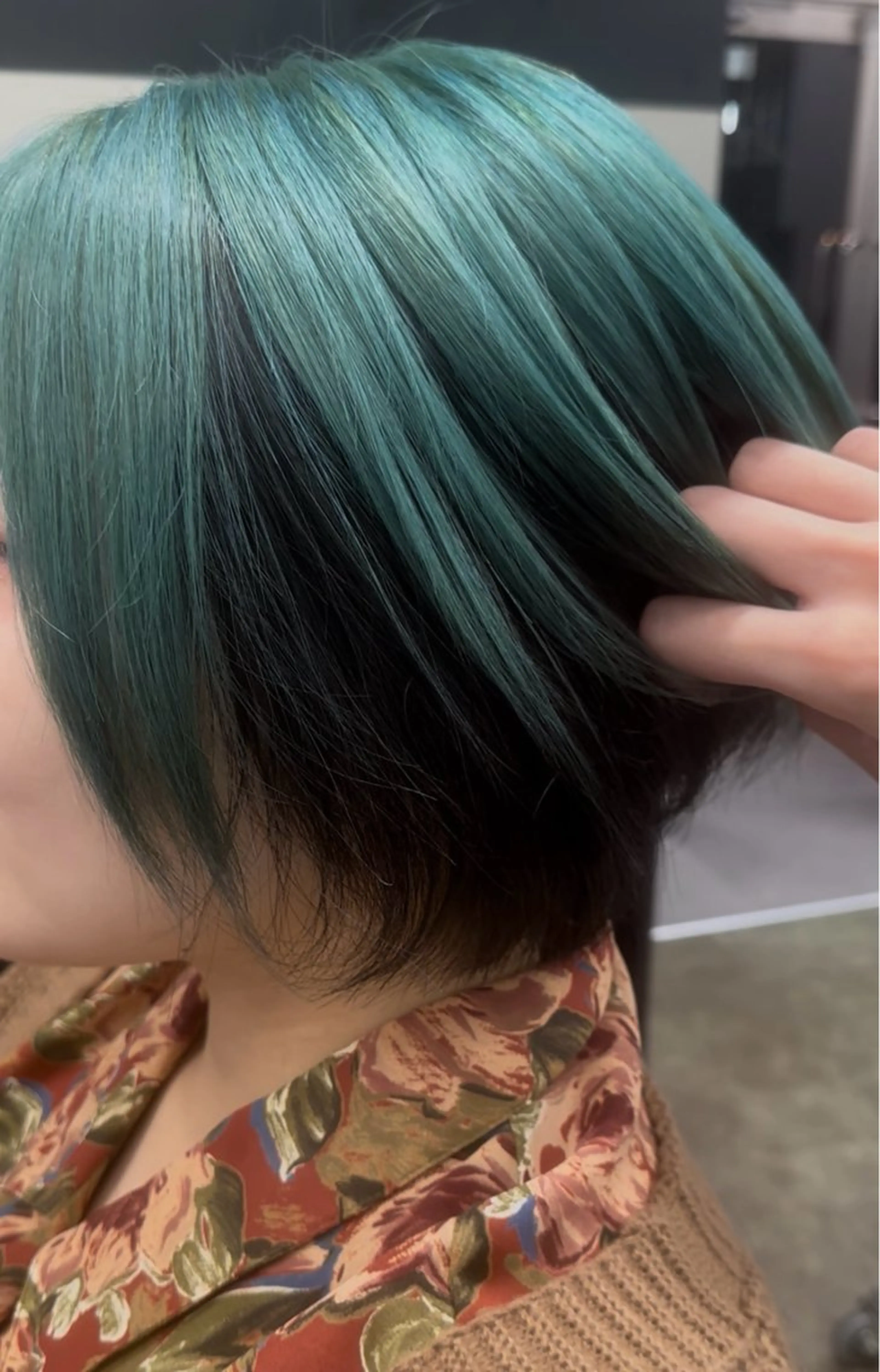 ショート カラー 飯田 冴のヘアスタイル