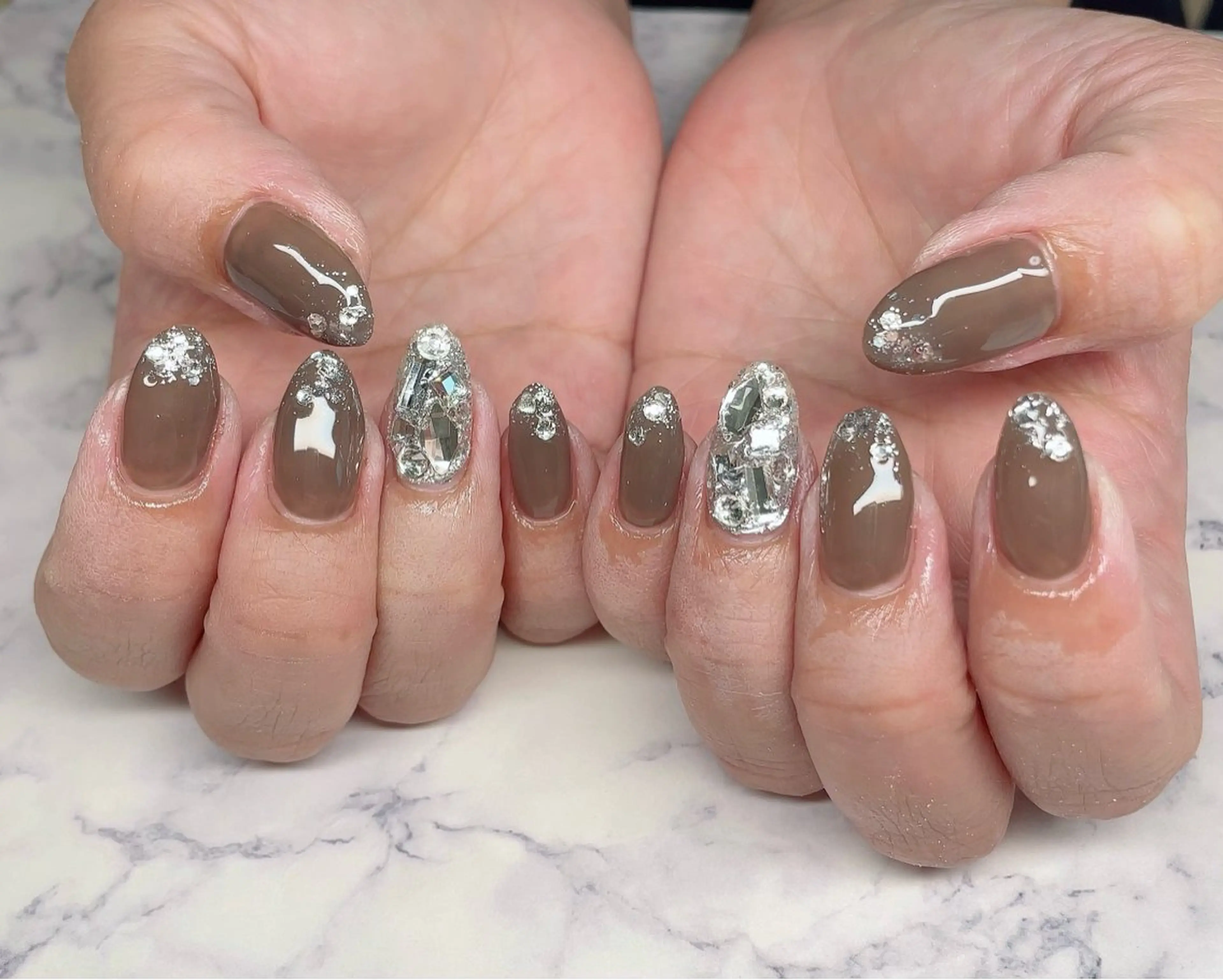 ネイル キラキラネイル ストーンネイル ハンドネイル Nail_by N1のネイルデザイン