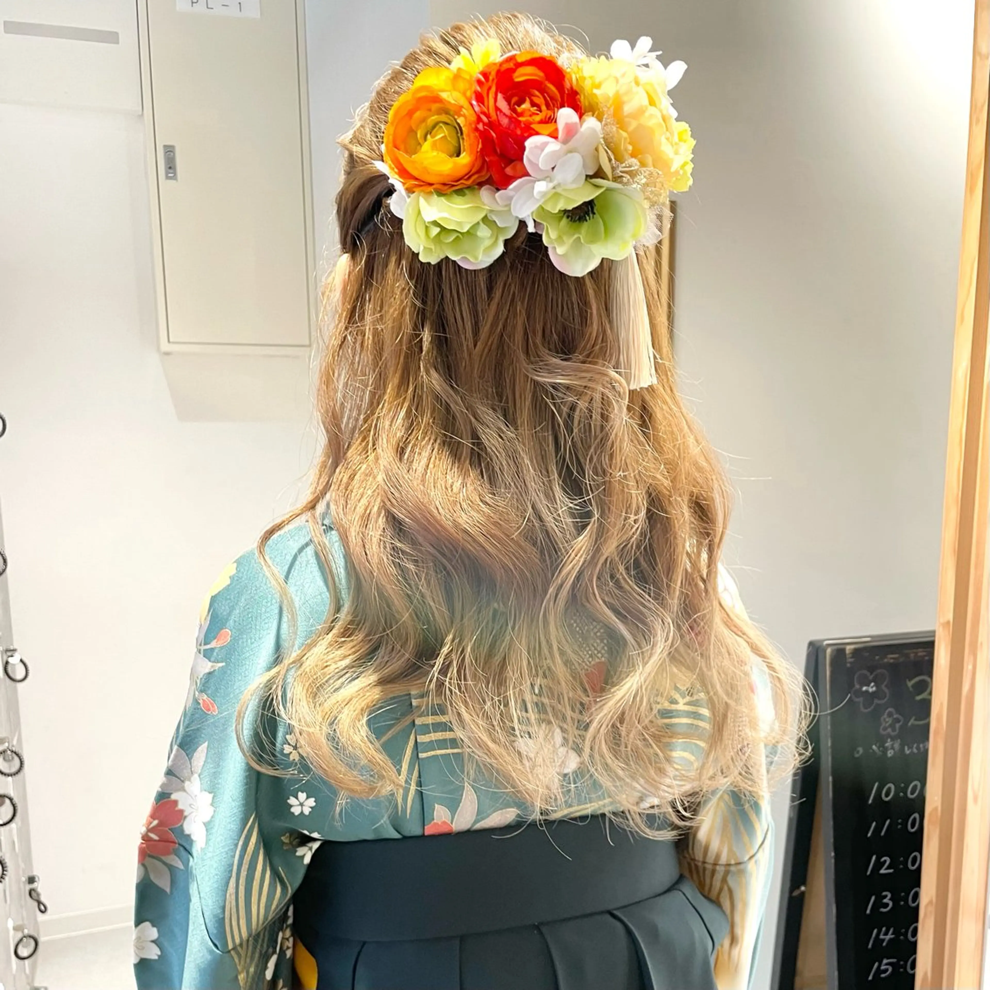ロング ヘアアレンジ ダブルカラー,透け カラーHINARIのヘアスタイル