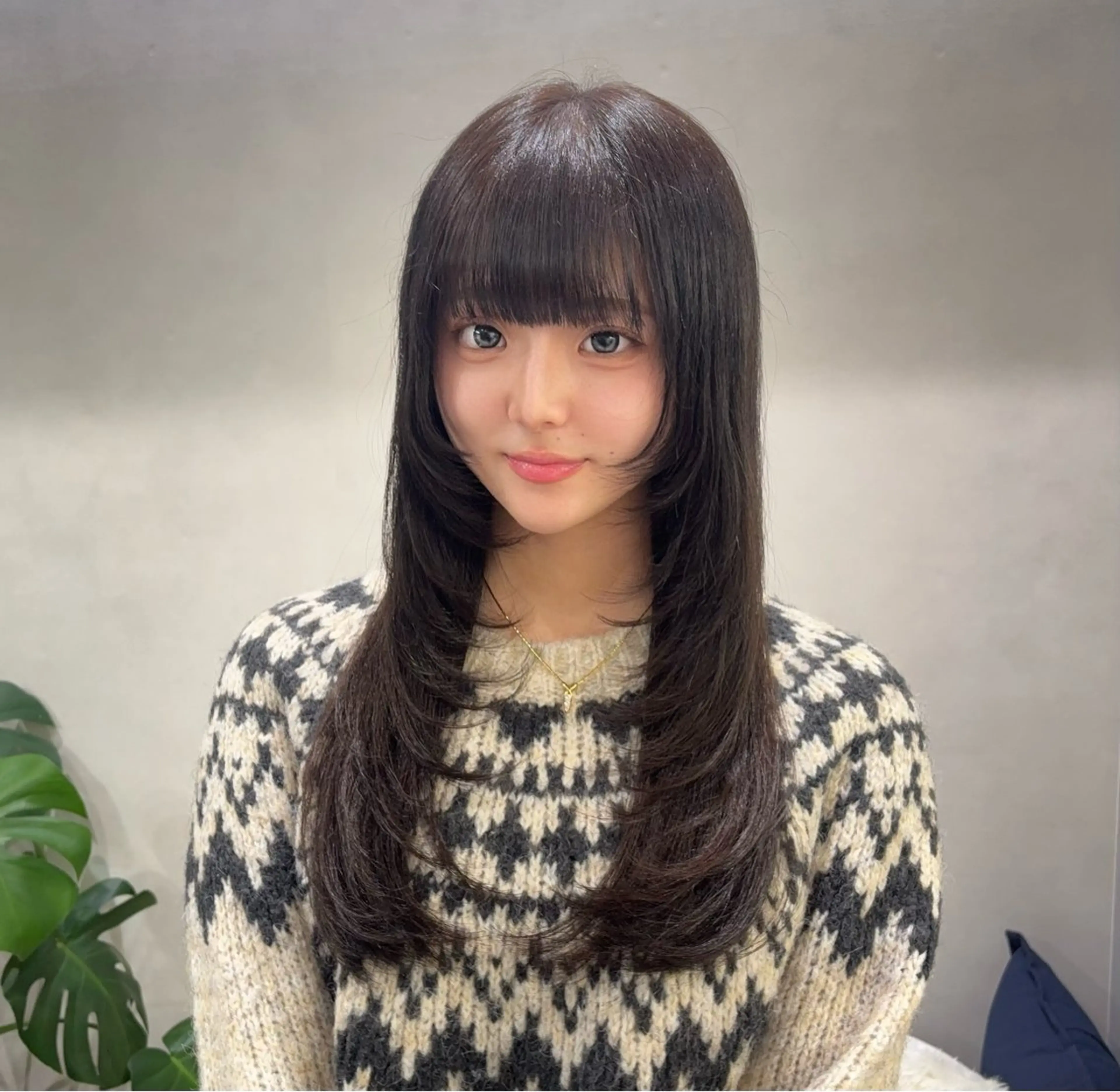 ロング カラー カット ヘアカラー COCO .のヘアスタイル