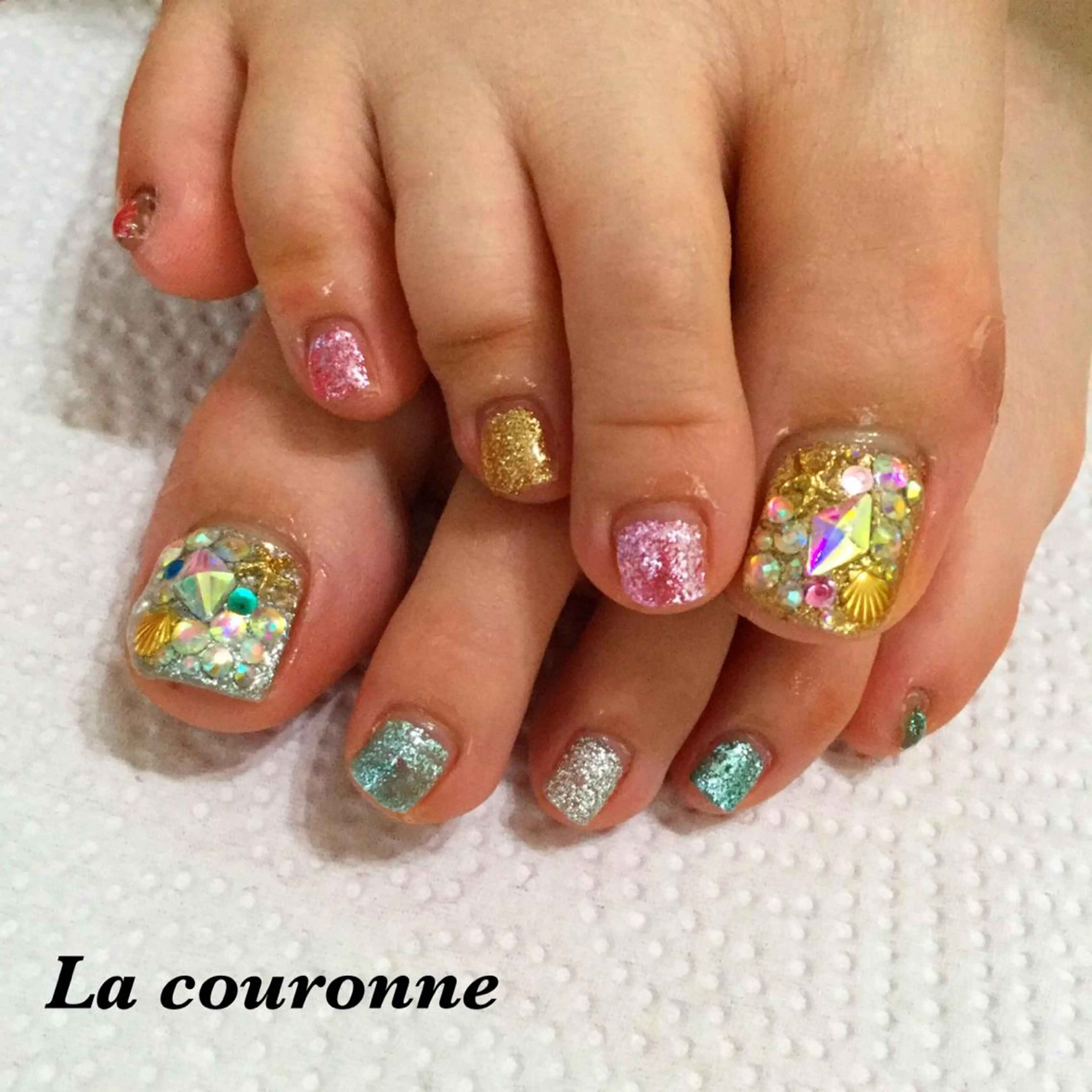 ネイル フットネイル Lacouronne NATSUMIのネイルデザイン