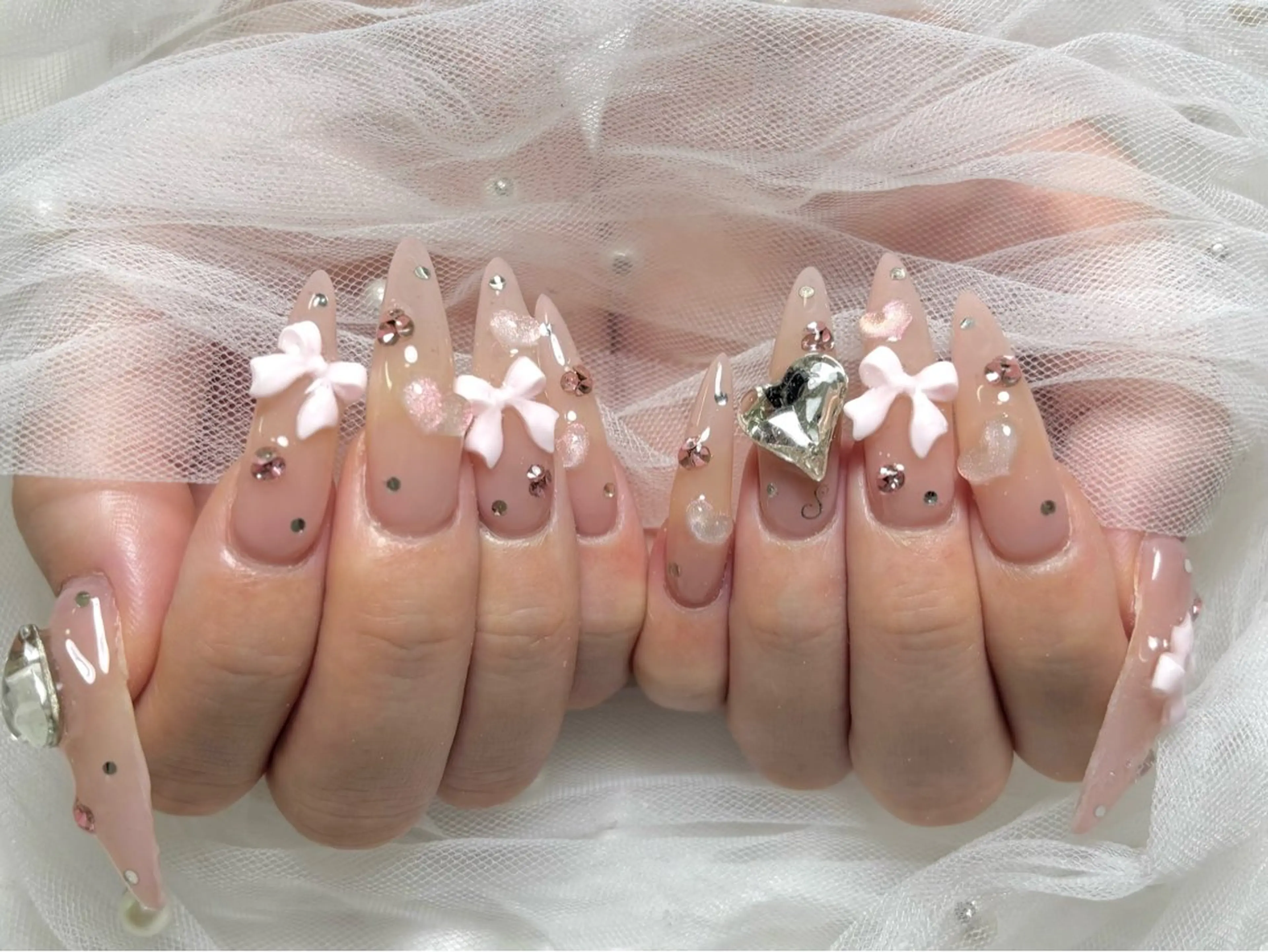 ネイル Roi〈ロワ〉 Akariのネイルデザイン