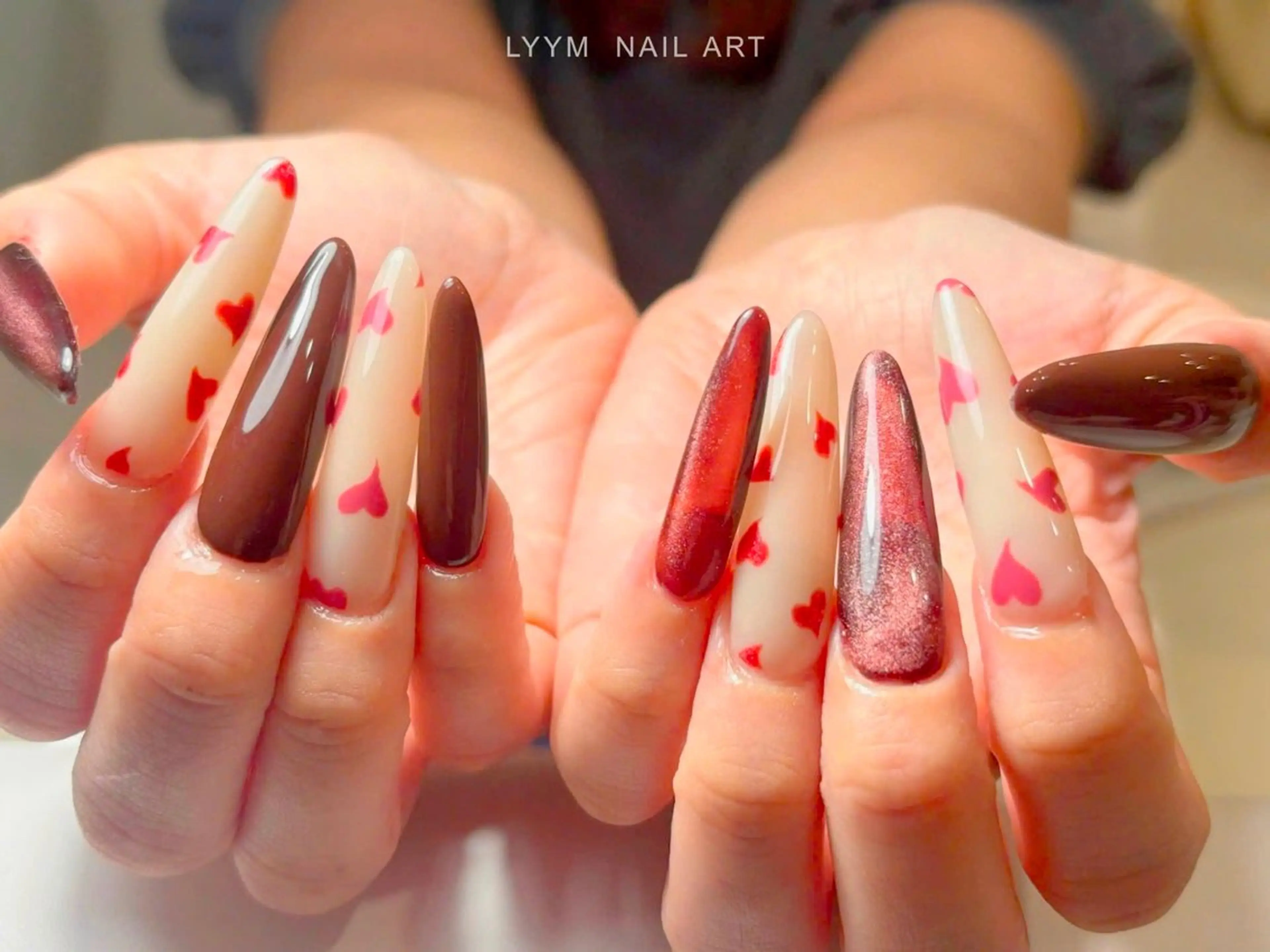 ネイル アートネイル マグネットネイル ハンドネイル ハンドケア LyymSalon _rinのネイルデザイン