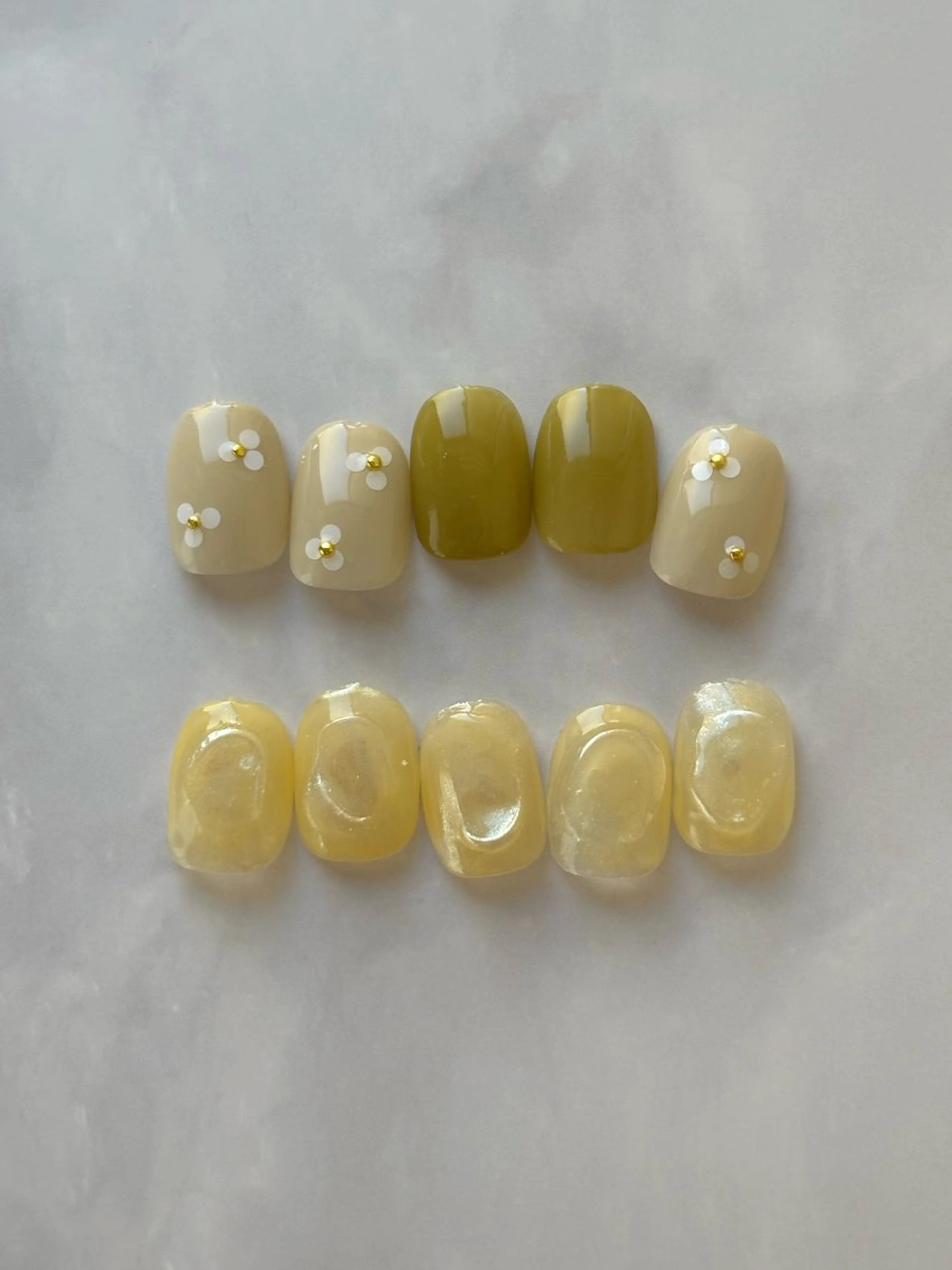 ネイル une／YUKINA 🫧大人nuanceのネイルデザイン