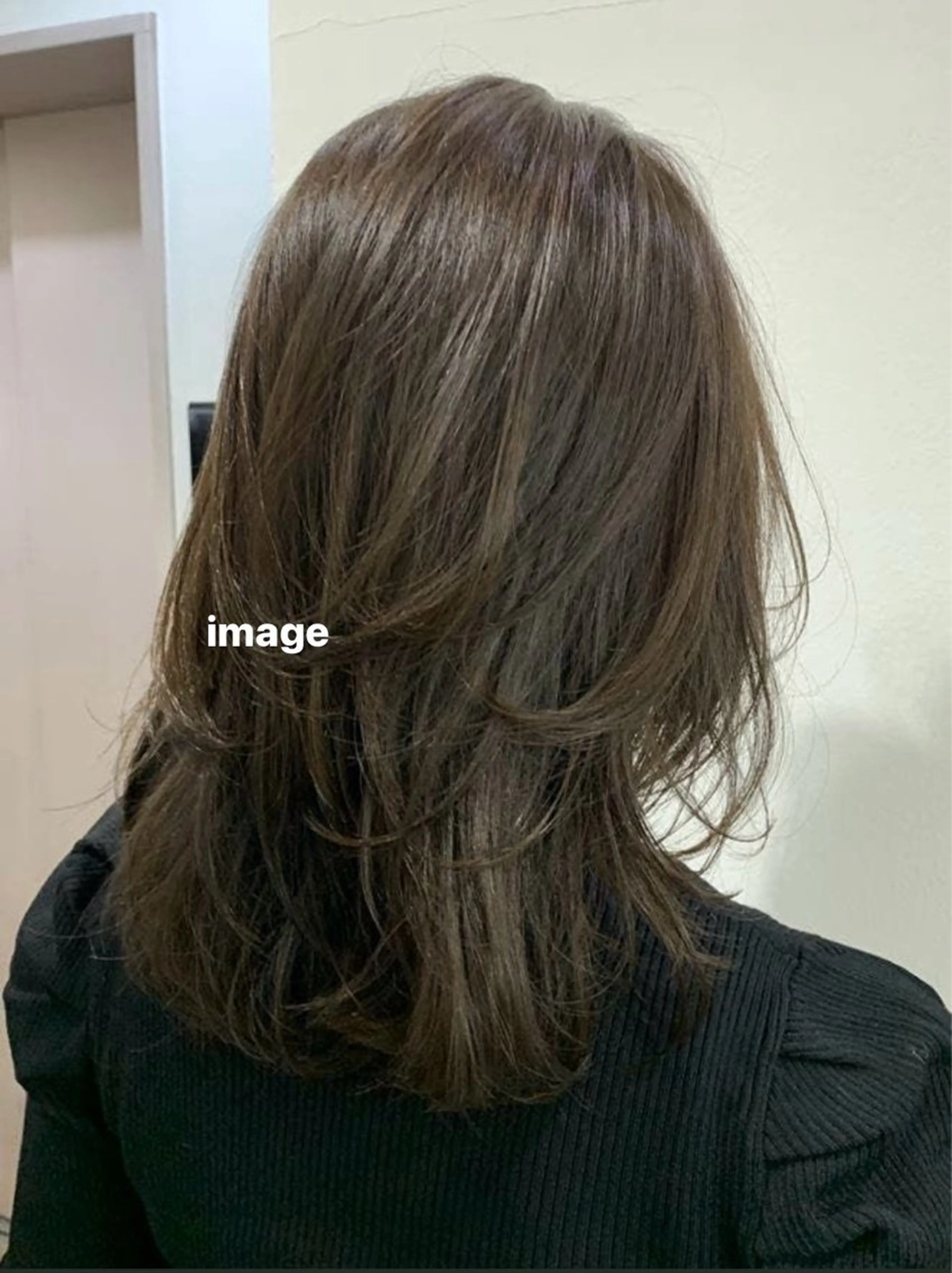 ミディアム レイヤーカット ローレイヤー 髪質改善ストレート Airi🪽🫧のヘアスタイル