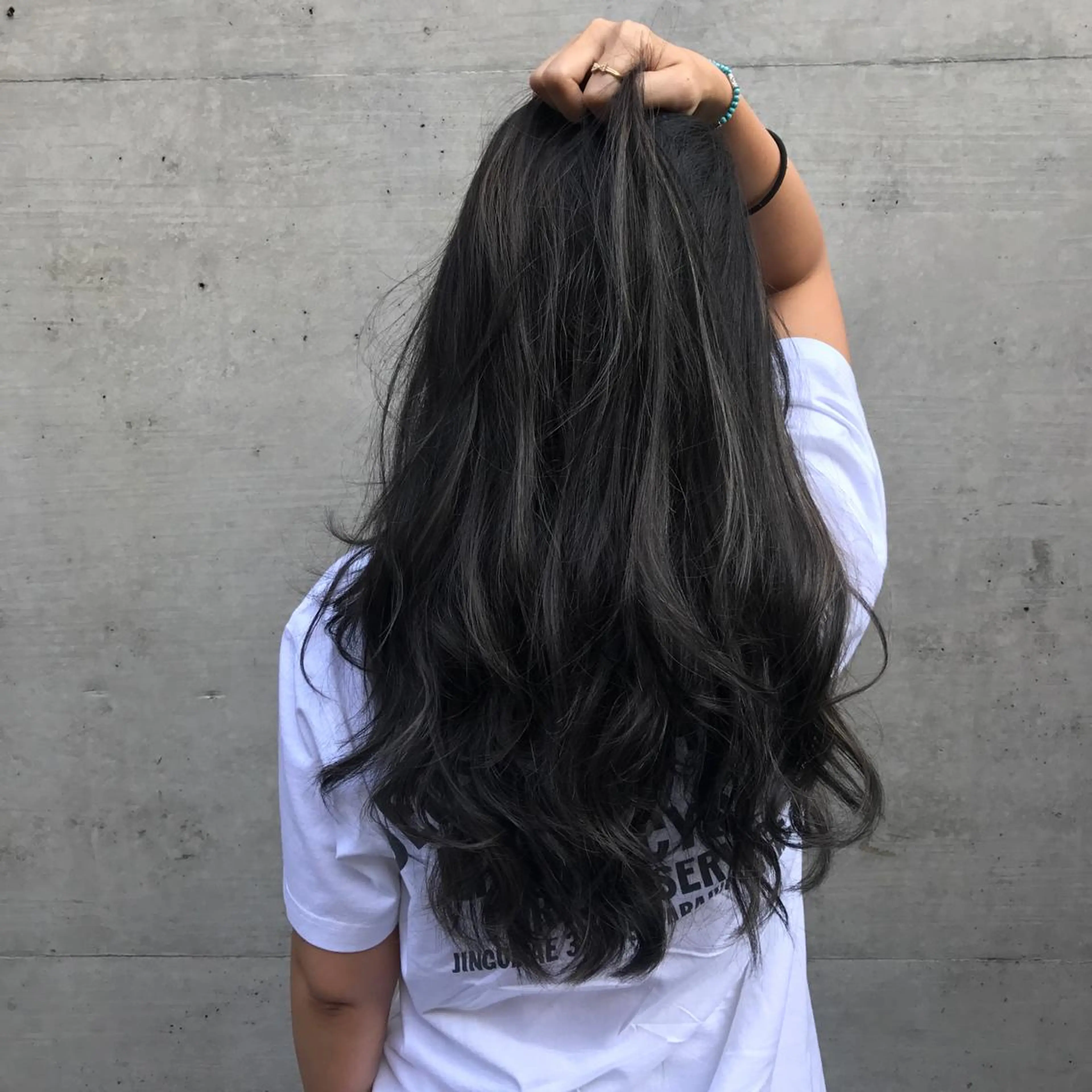 ロング カラー ブルーカラー ブルーグレー ダークグレー ハイライトカラー ハイライト ヘアカラー 佐野 智史のヘアスタイル