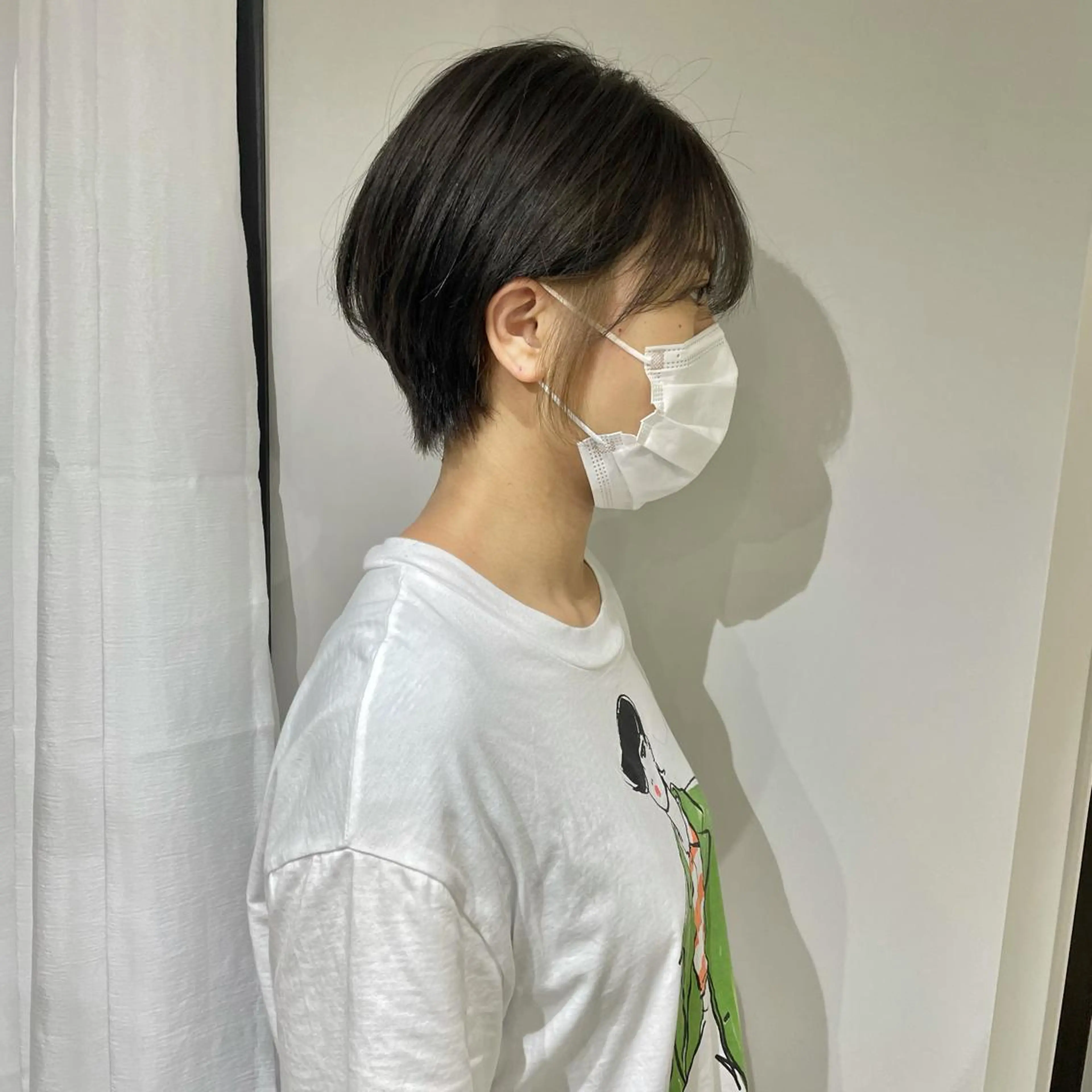 ショート カラー イヤリングカラー ショートヘア ショート　ボブ メンズ　パーマのヘアスタイル