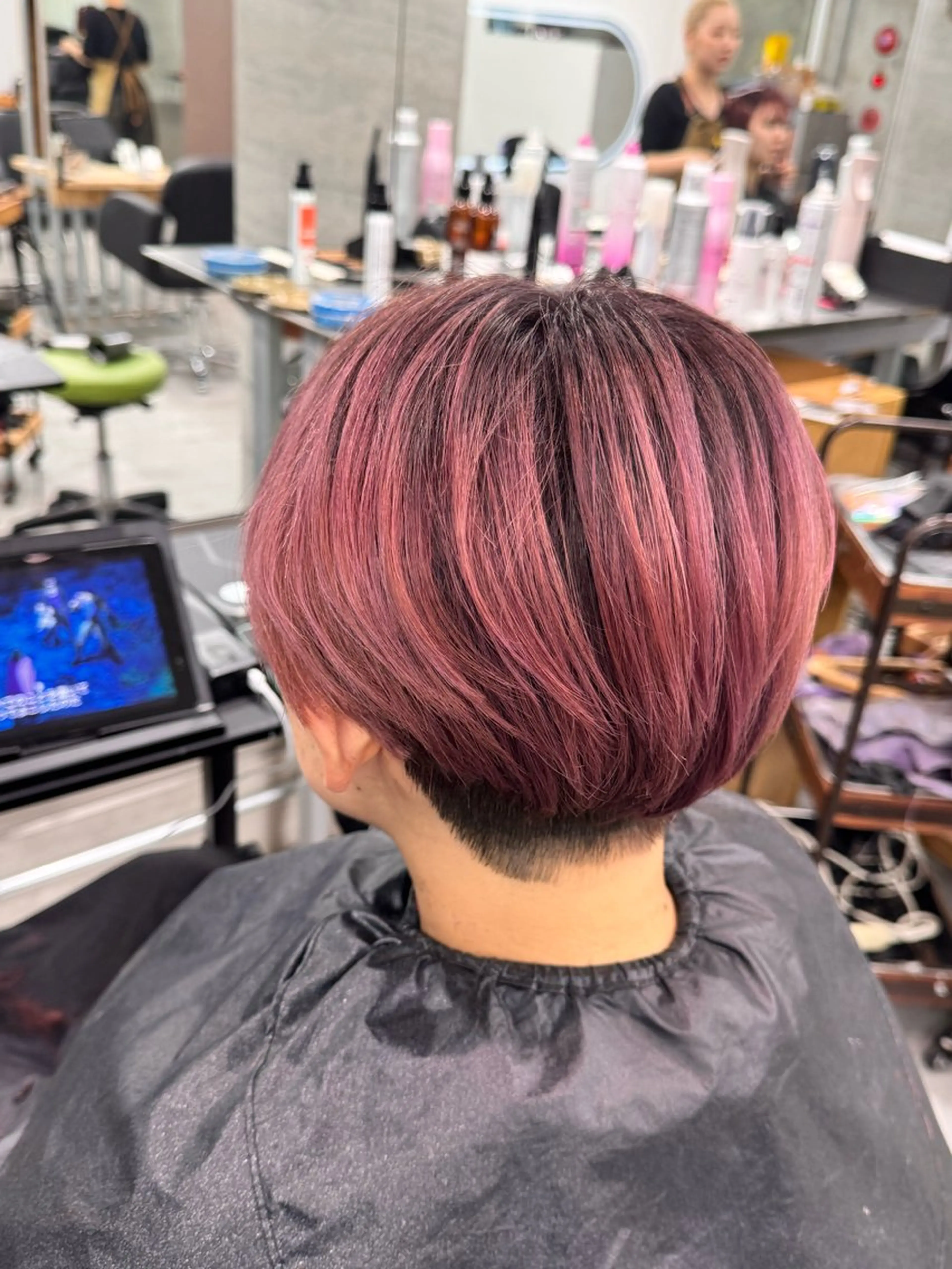ショート カラー バレイヤージュ レイヤーカット ショートヘア ヘアカラー トリートメント 艶髪✨ブリーチ職人 井手正康のヘアスタイル