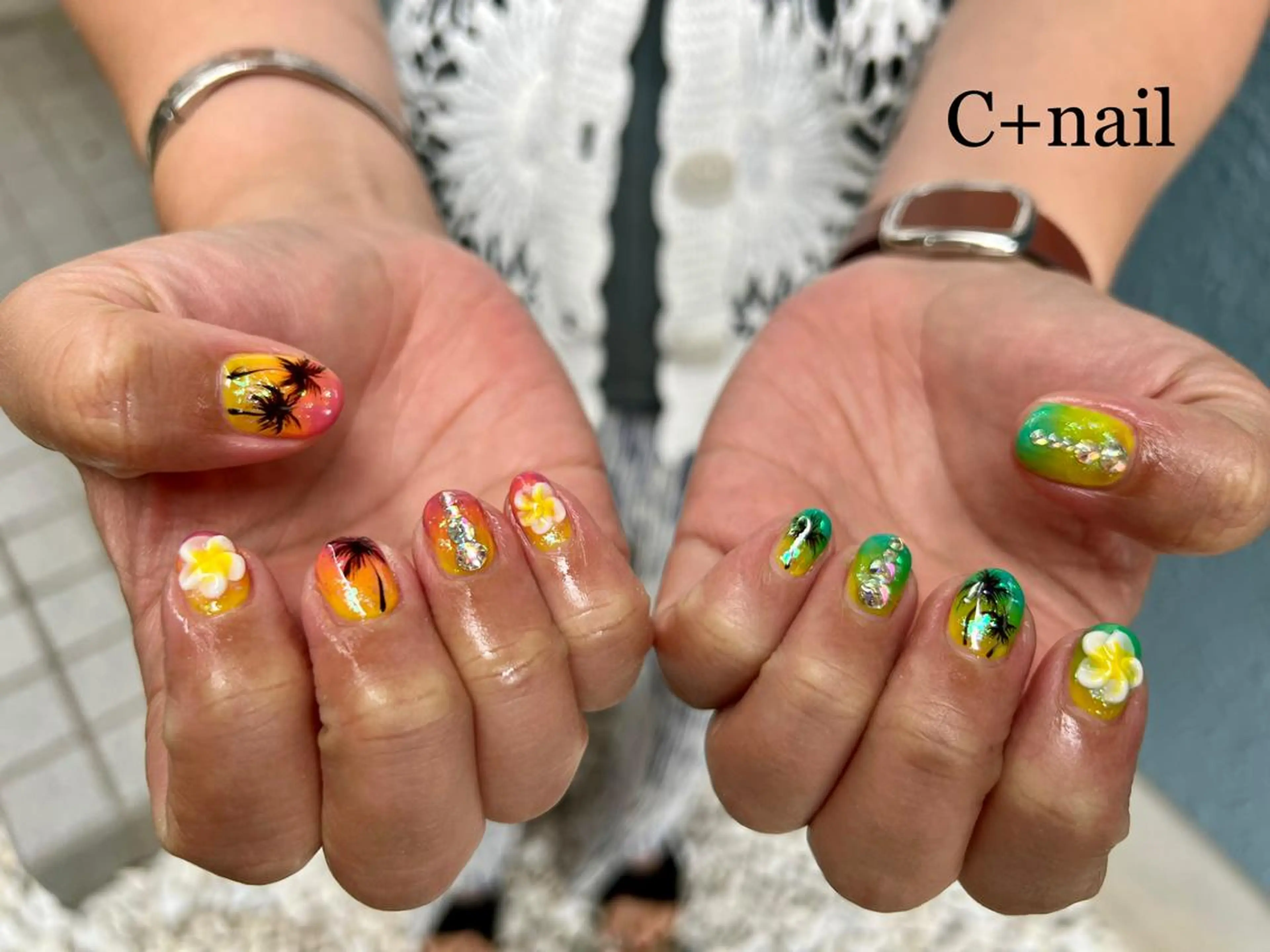 ネイル キラキラネイル 夏ネイル ハンドネイル ✴︎ C+nailのネイルデザイン