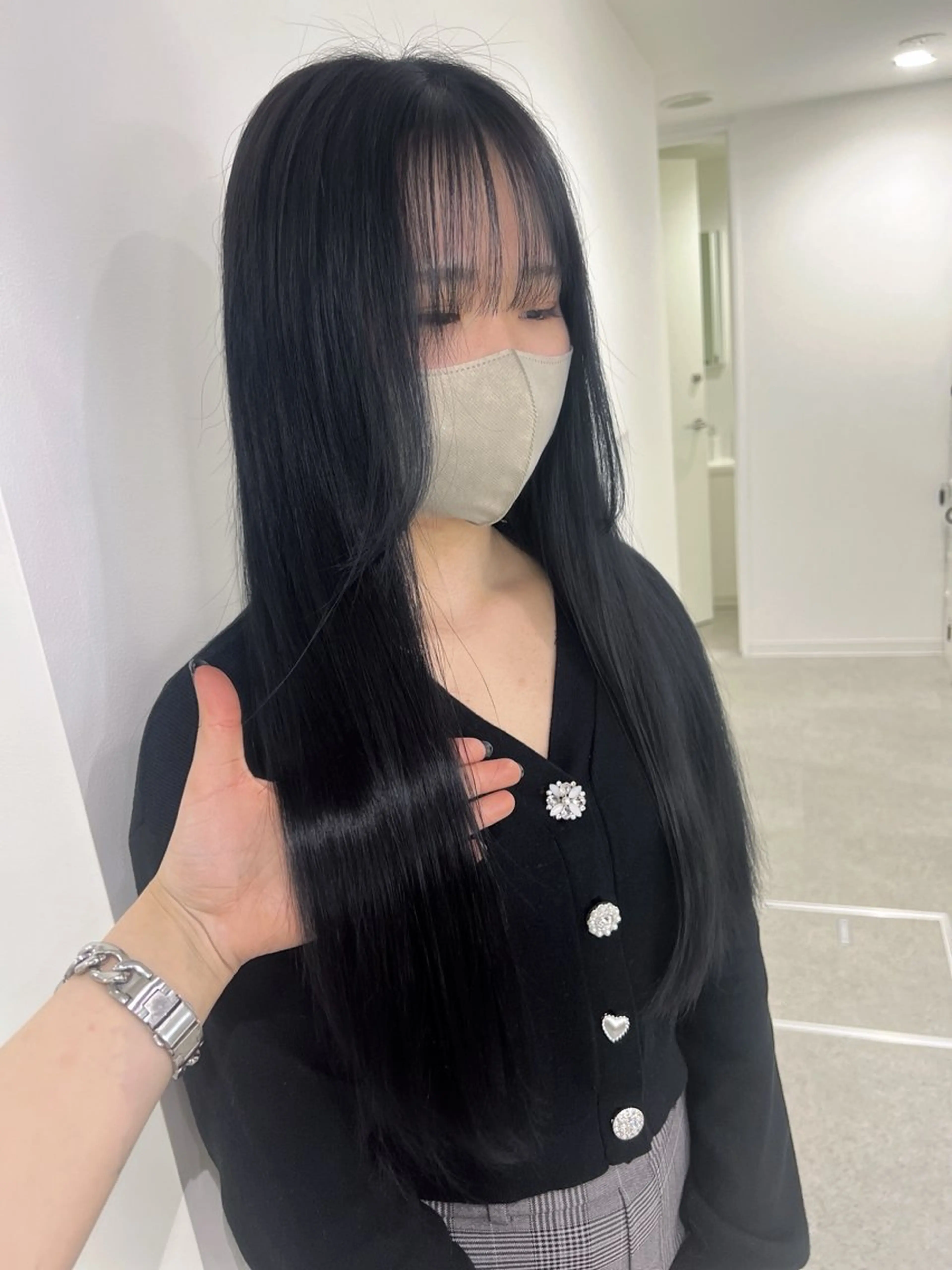 ロング カラー 暗髪🩶ラベンダー/ ブルー/ユウナ🤍のヘアスタイル