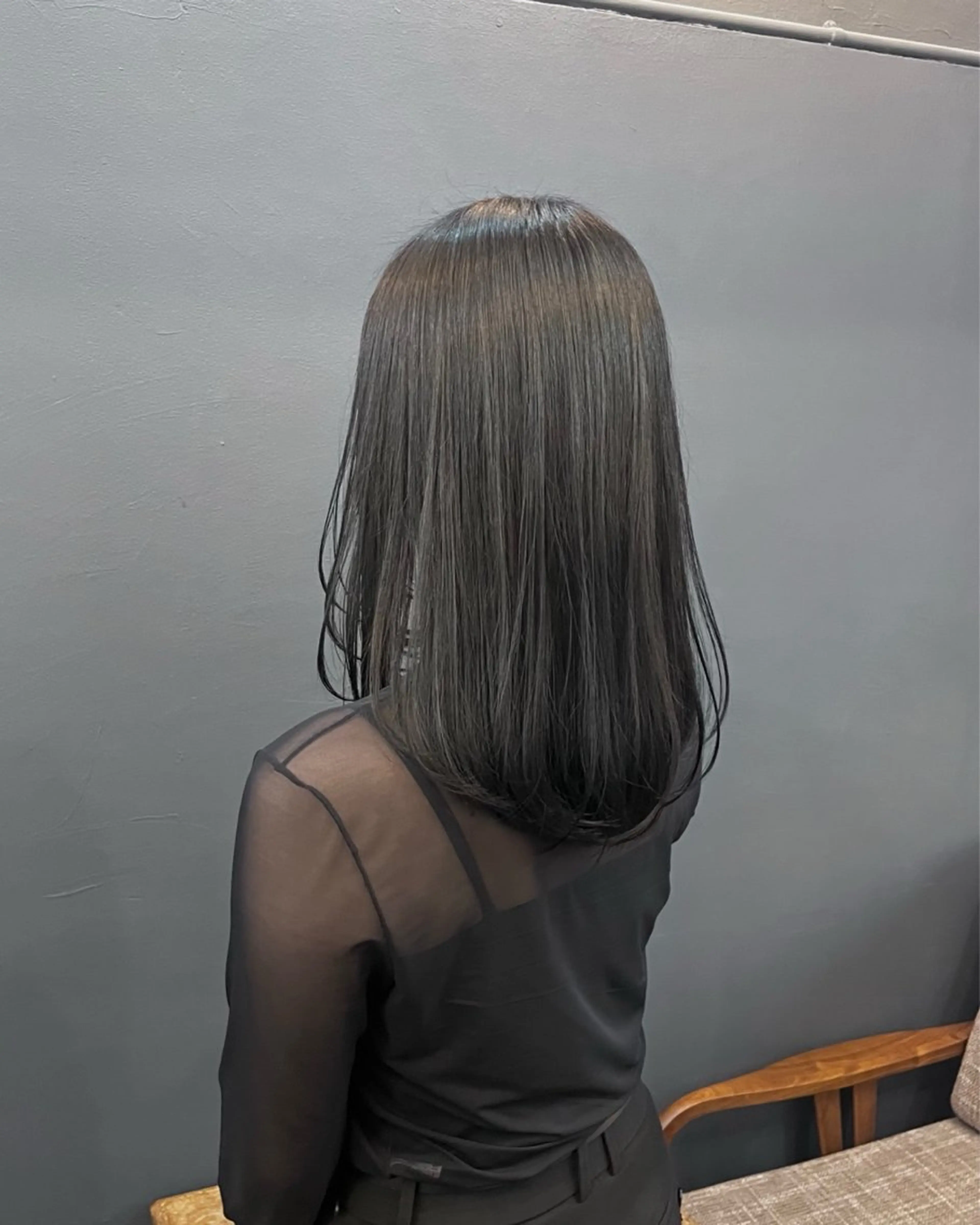 セミロング カラー カット ヘアカラー 暗髪とオリーブ🌿 渡辺拓人のヘアスタイル