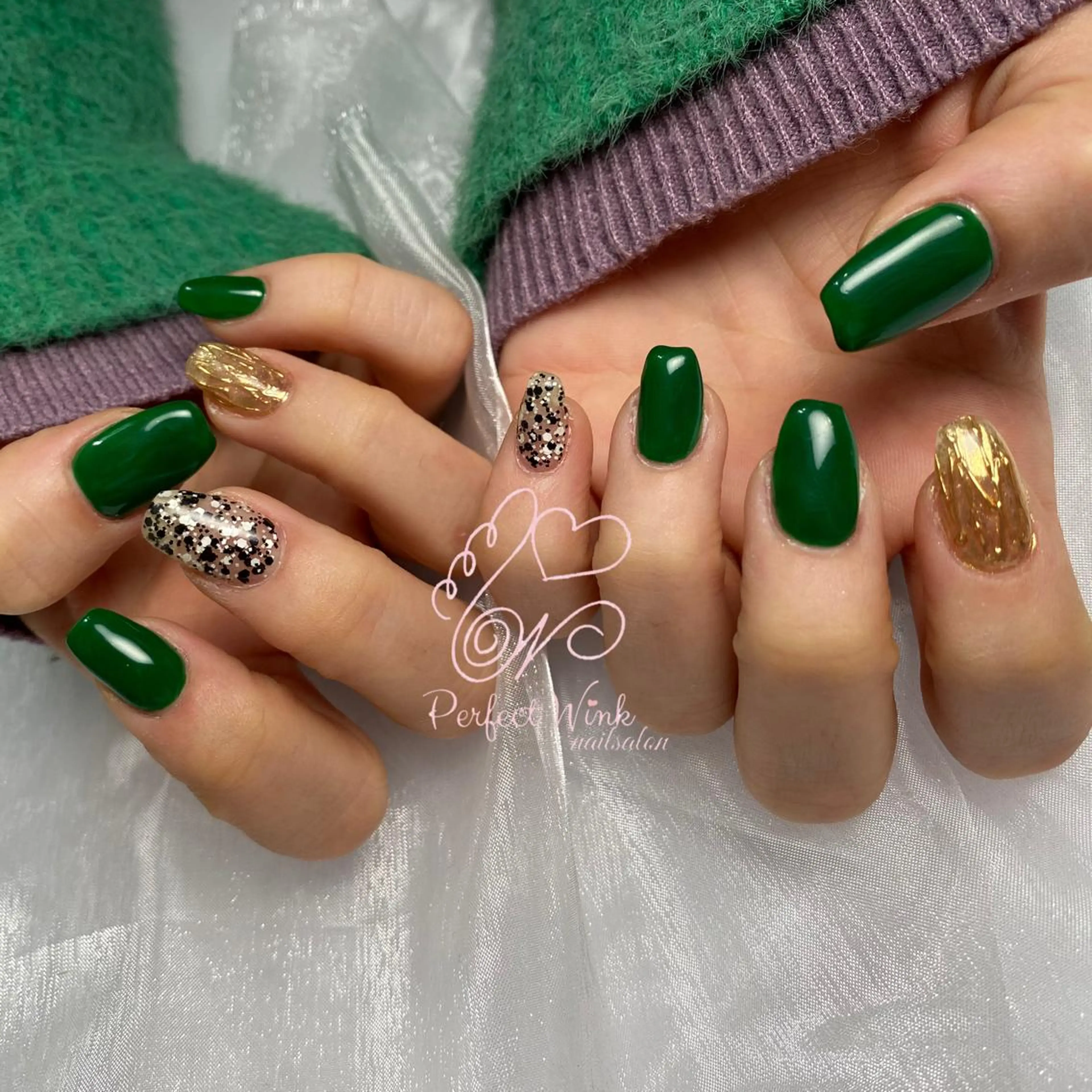 ネイル ミラーネイル ワンカラーネイル ハンドネイル 💅Perfect Wink RUI🌈のネイルデザイン