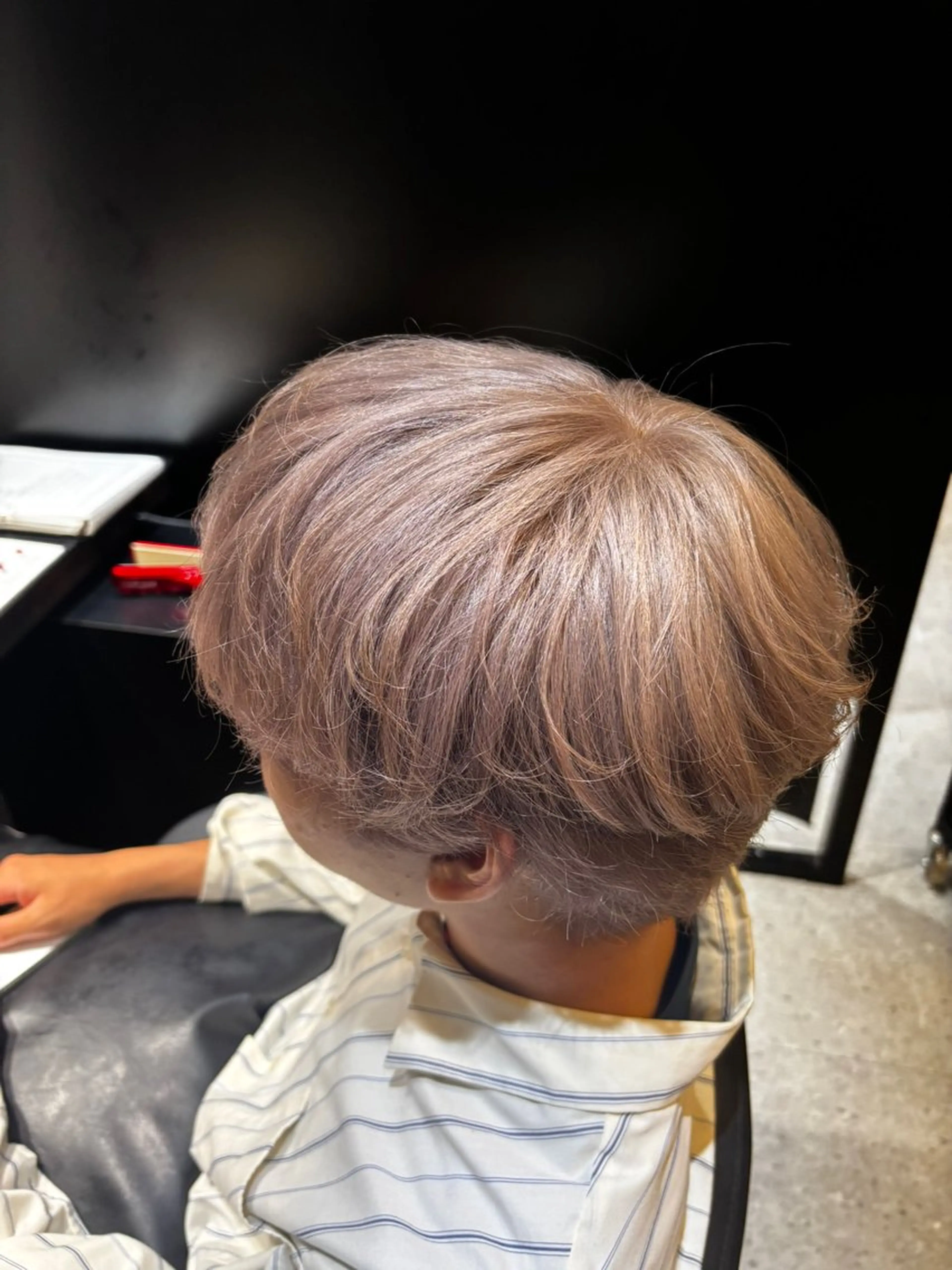 ショート メンズ ヘアカラー 佐々木 輝人のヘアスタイル
