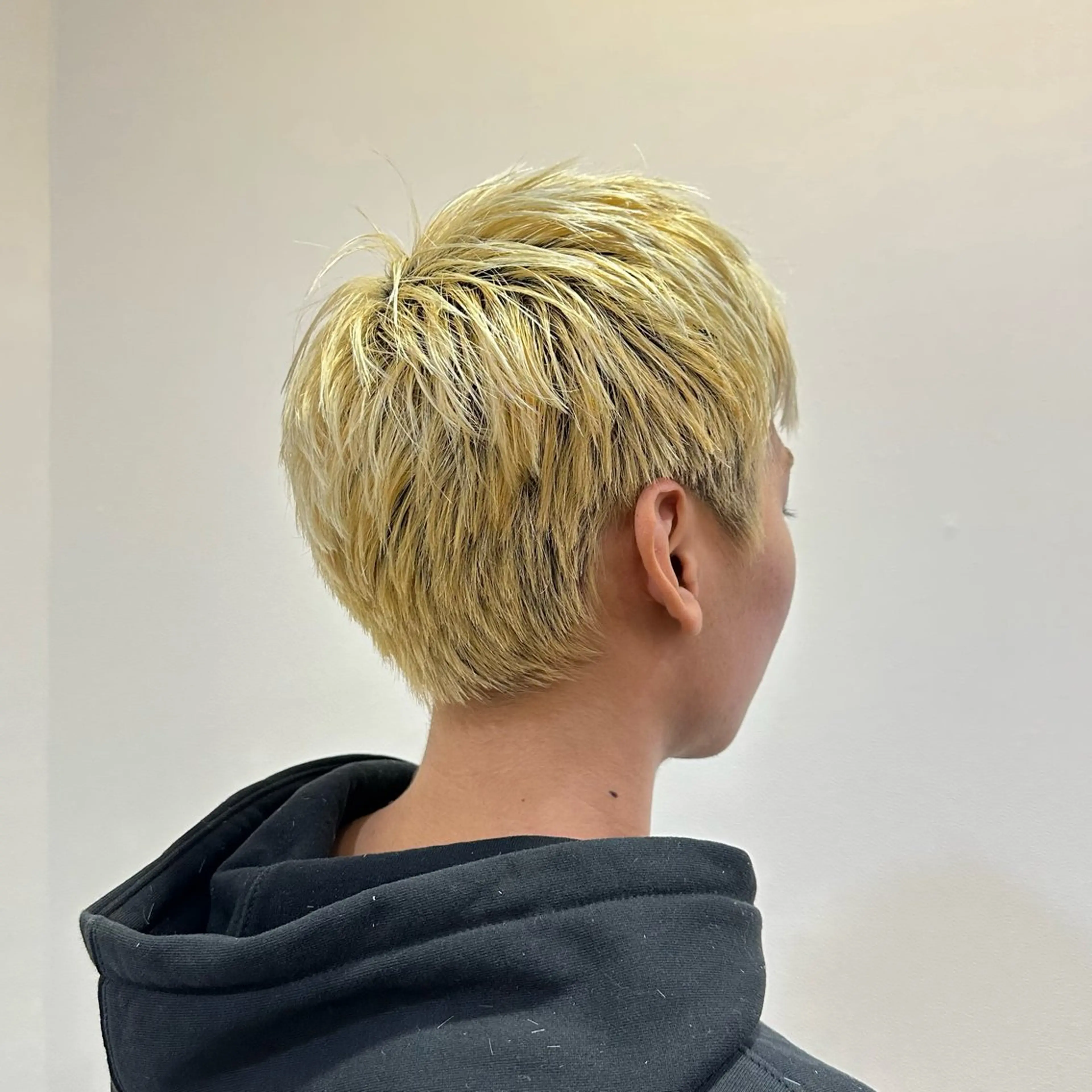 ショート カラー メンズ 卒業式のヘアスタイル 🫧RYOグレージュ /透け感カラー🫧のヘアスタイル