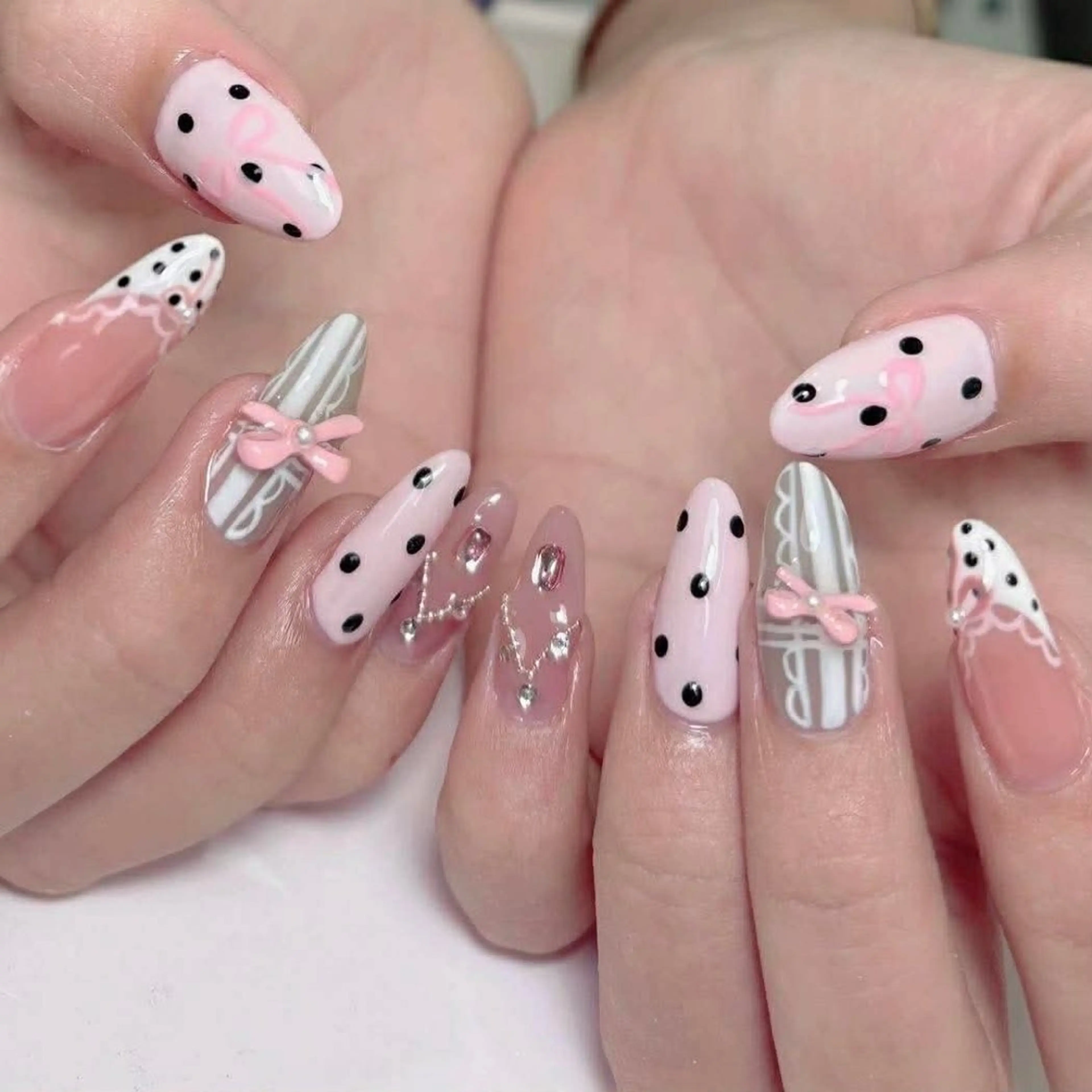 ネイル チークネイル フレンチネイル グラデーション マグネットネイル ミラーネイル ハンドネイル sorako nailのネイルデザイン