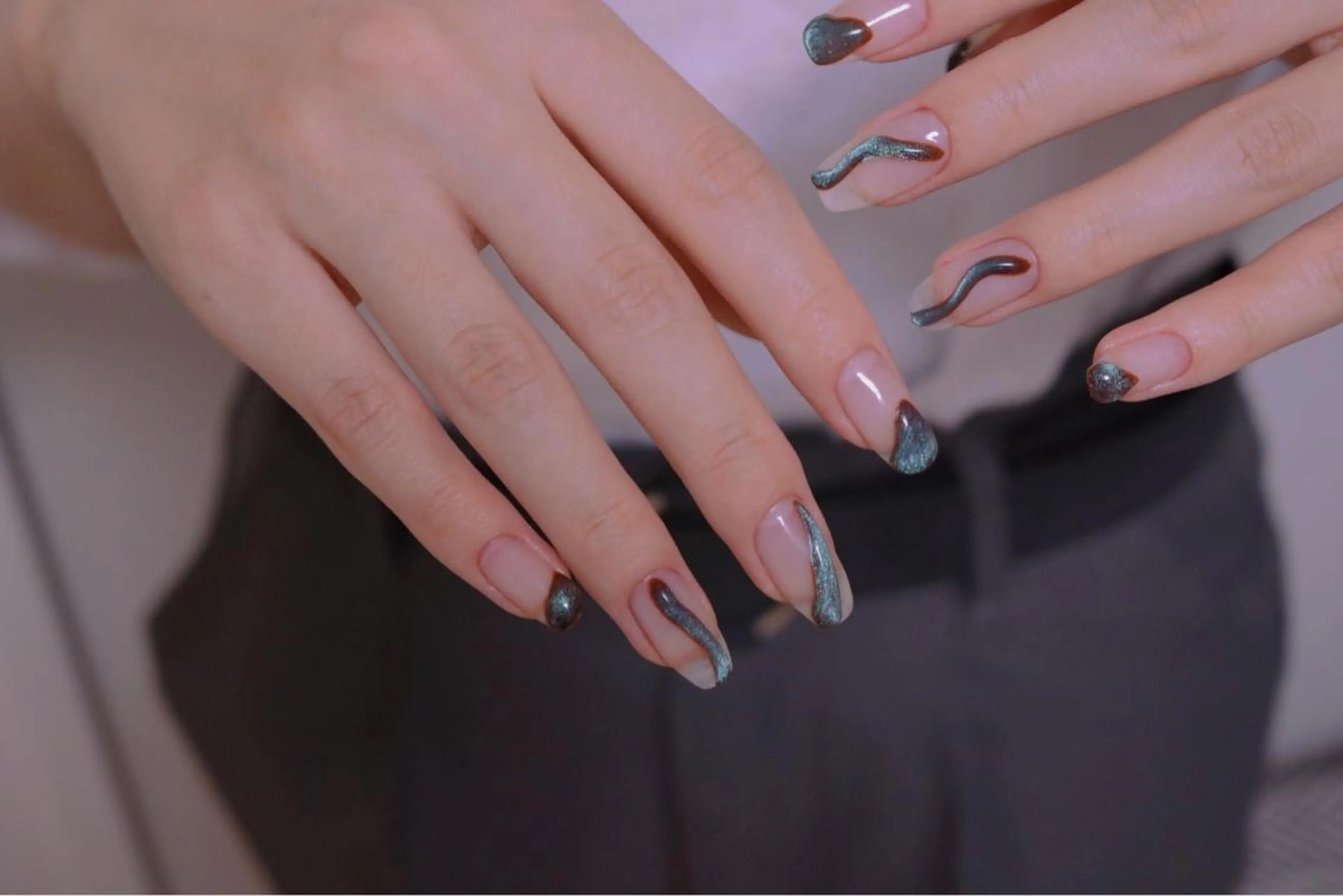 ネイル オーロラネイル カジュアル 長さ出し ジェルネイル 韓国ネイル ハンドネイル MH Nailのネイルデザイン