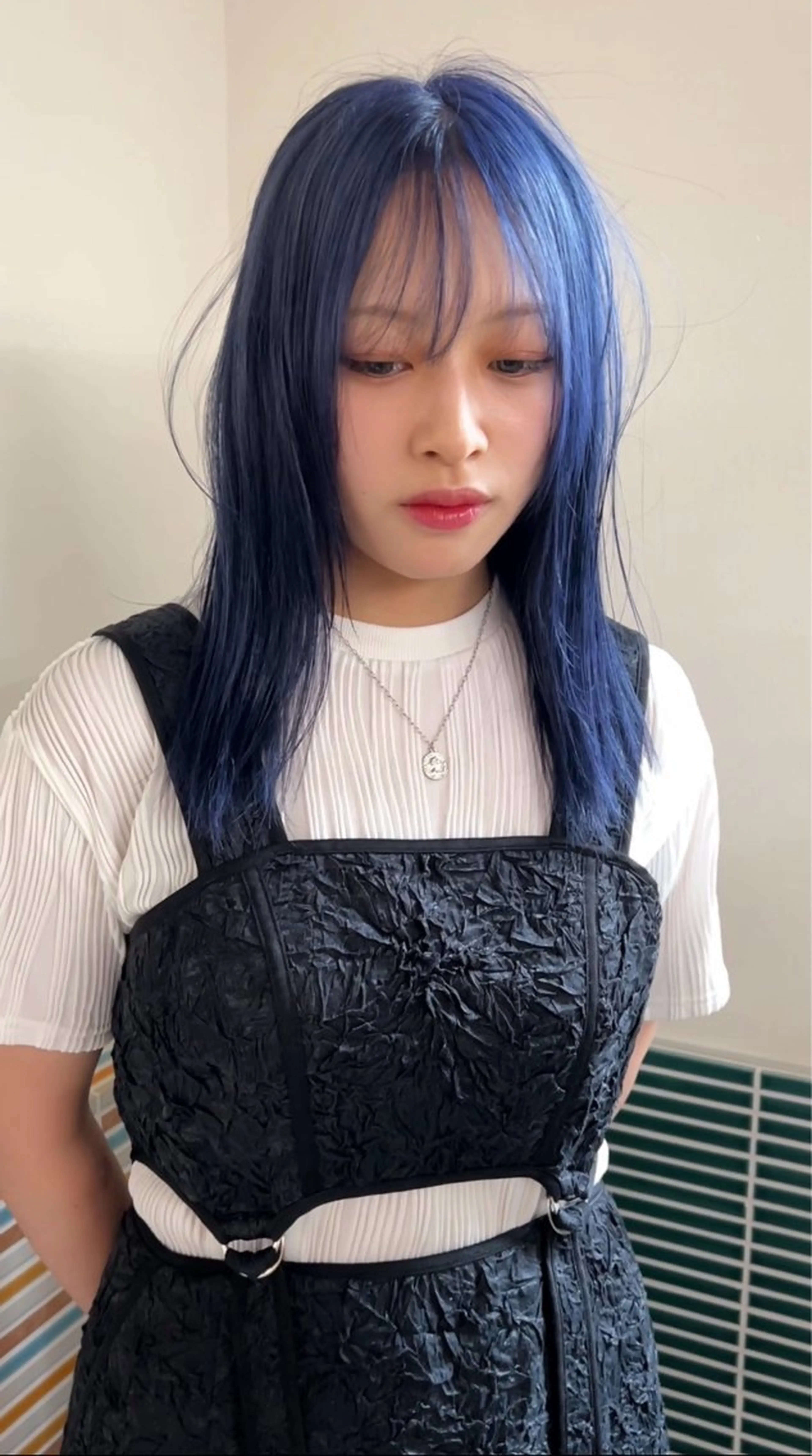 ミディアム ミルクティーベージュ outaのヘアスタイル