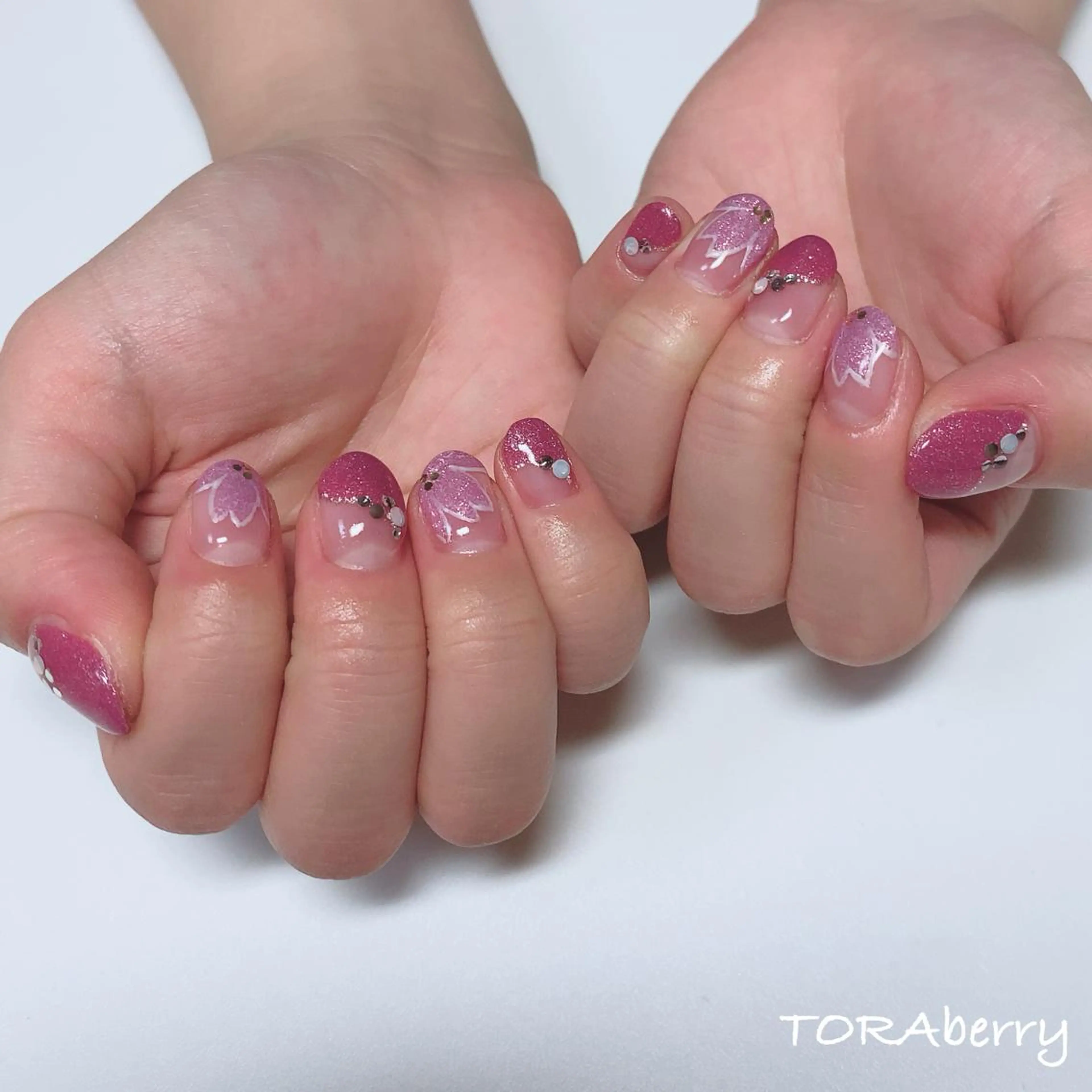 ネイル ハンドネイル ネイリスト なつみのネイルデザイン