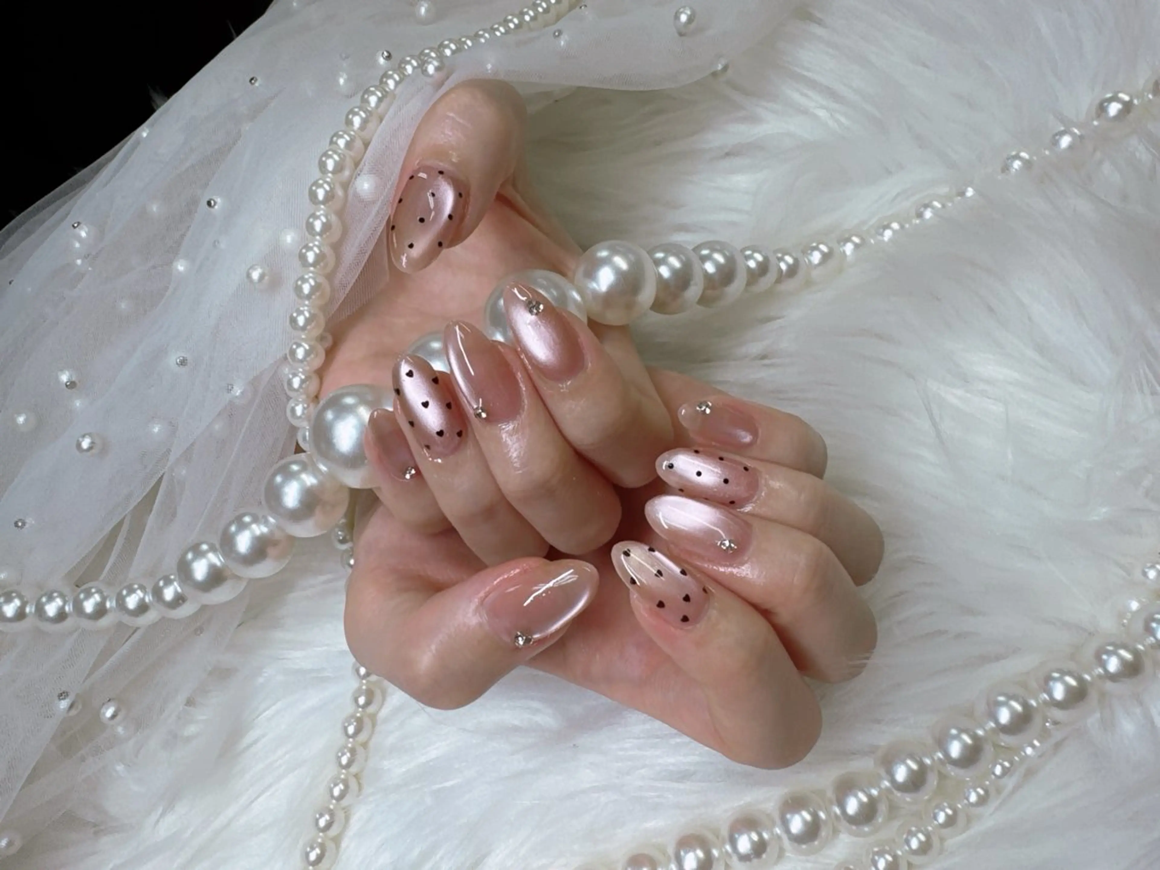ネイル アートネイル べっ甲ネイル ボルドー チークネイル ドット ハンドネイル Queeens nailのネイルデザイン