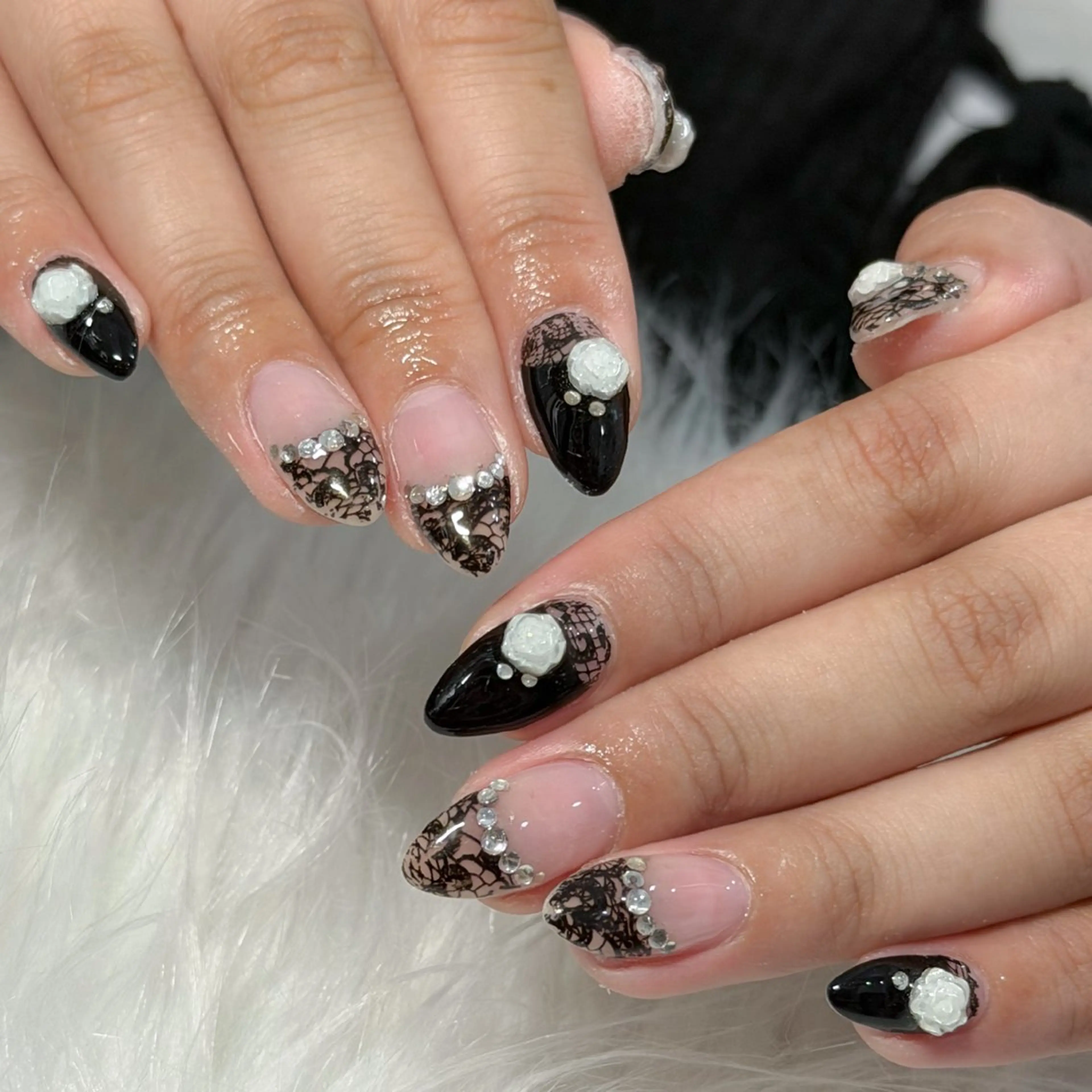 ネイル ハンドネイル フットネイル LAVISH nanamiのネイルデザイン