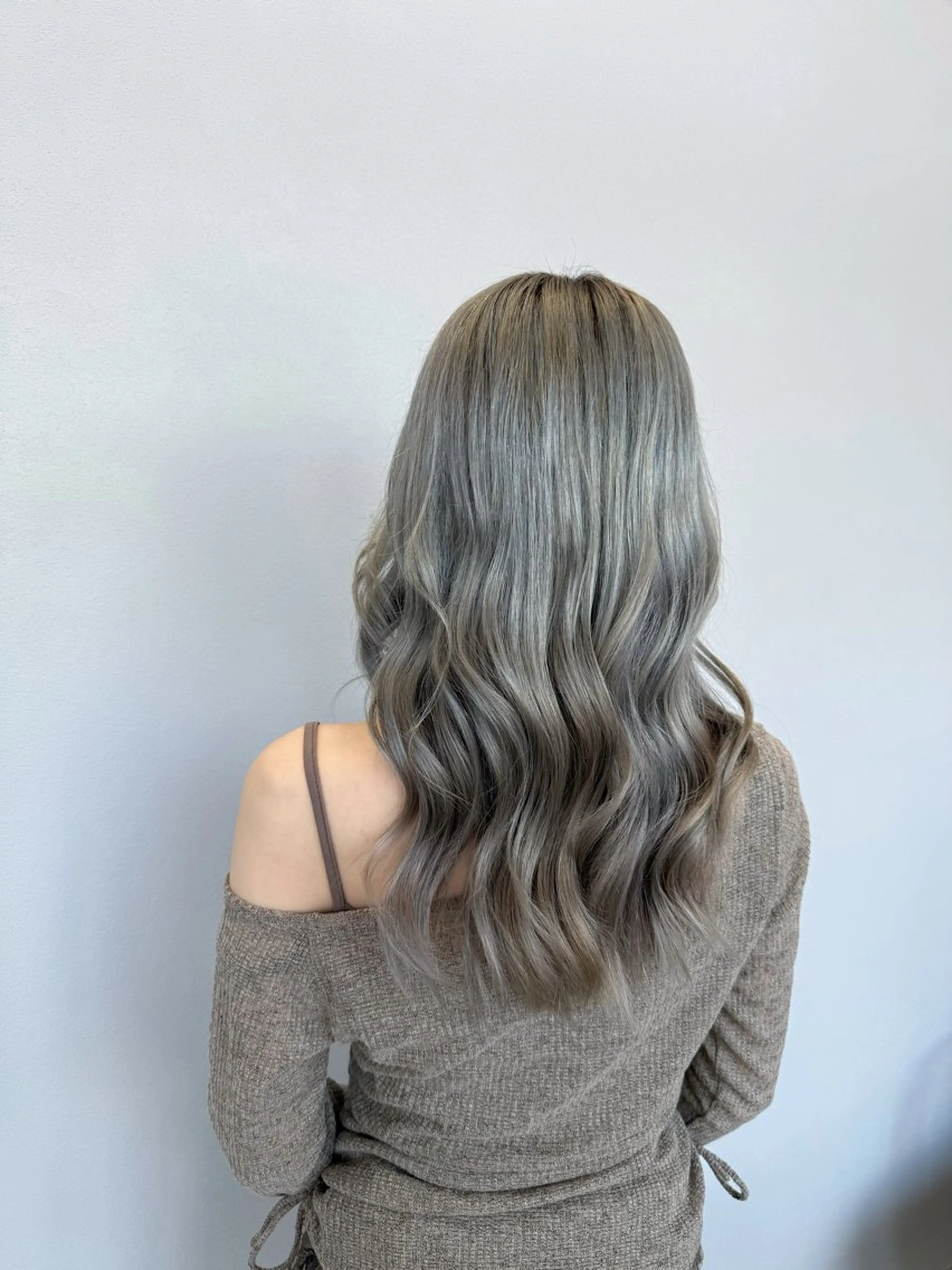 カラー 沖田 朱峰のヘアスタイル