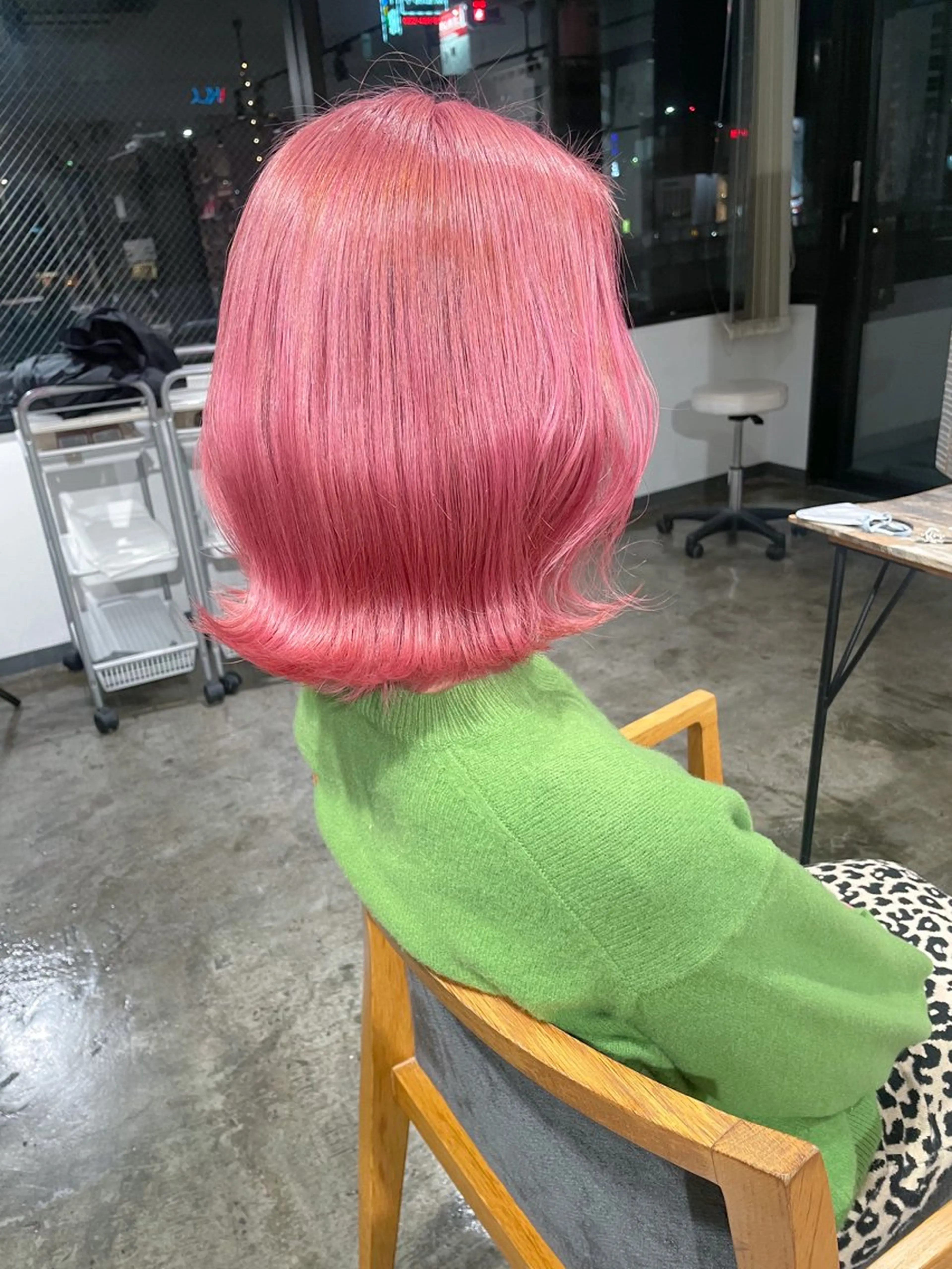 ミディアム カラー ピンクカラー ヘアカラー トリートメント ハイトーン/レイヤー /ケアブリーチ石川治のヘアスタイル