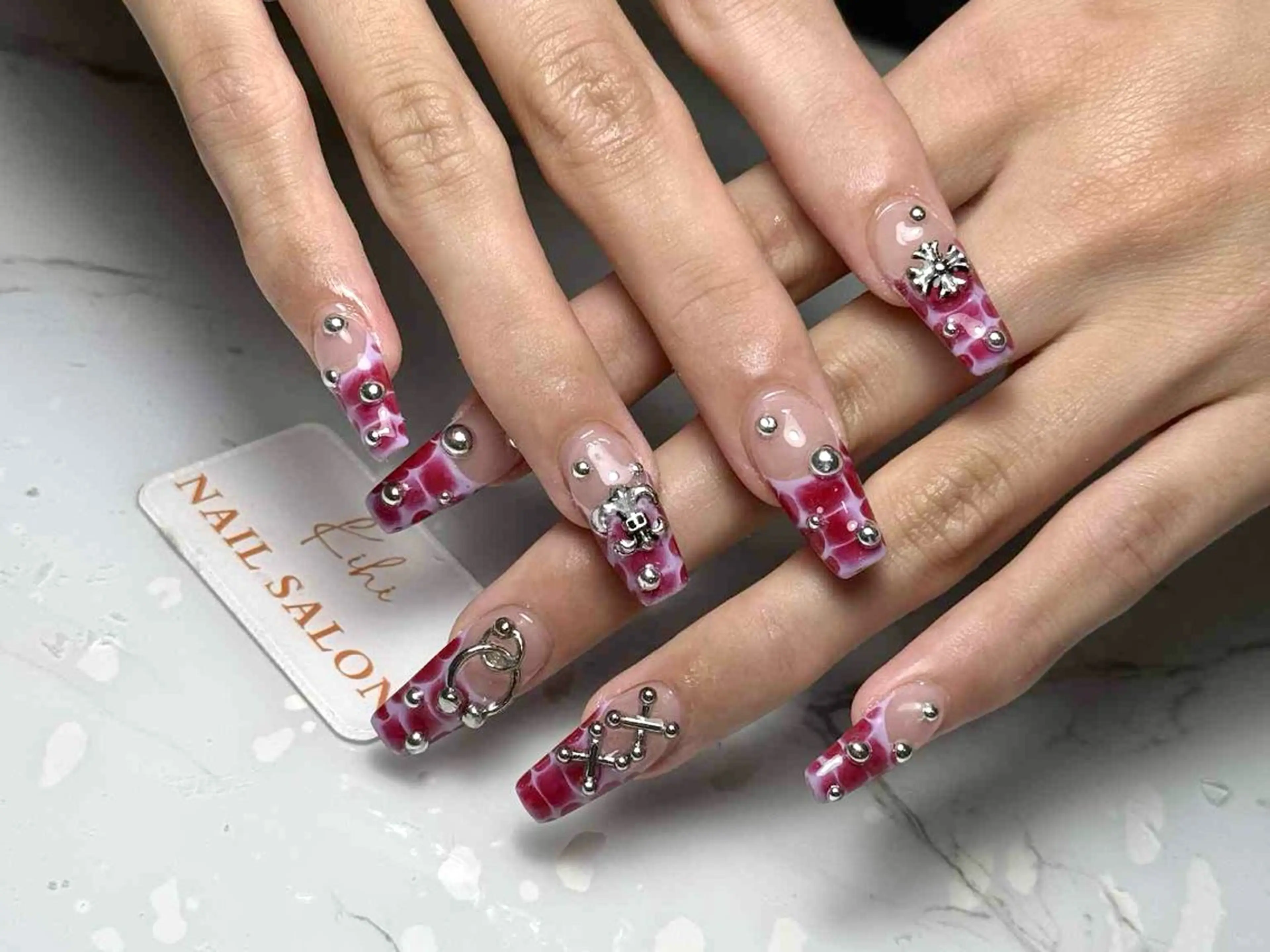 ネイル アートネイル フレンチネイル ジェルネイル グラデーション 韓国ネイル ハンドネイル ハンドケア さくら💮💮 【オフ無料】のネイルデザイン