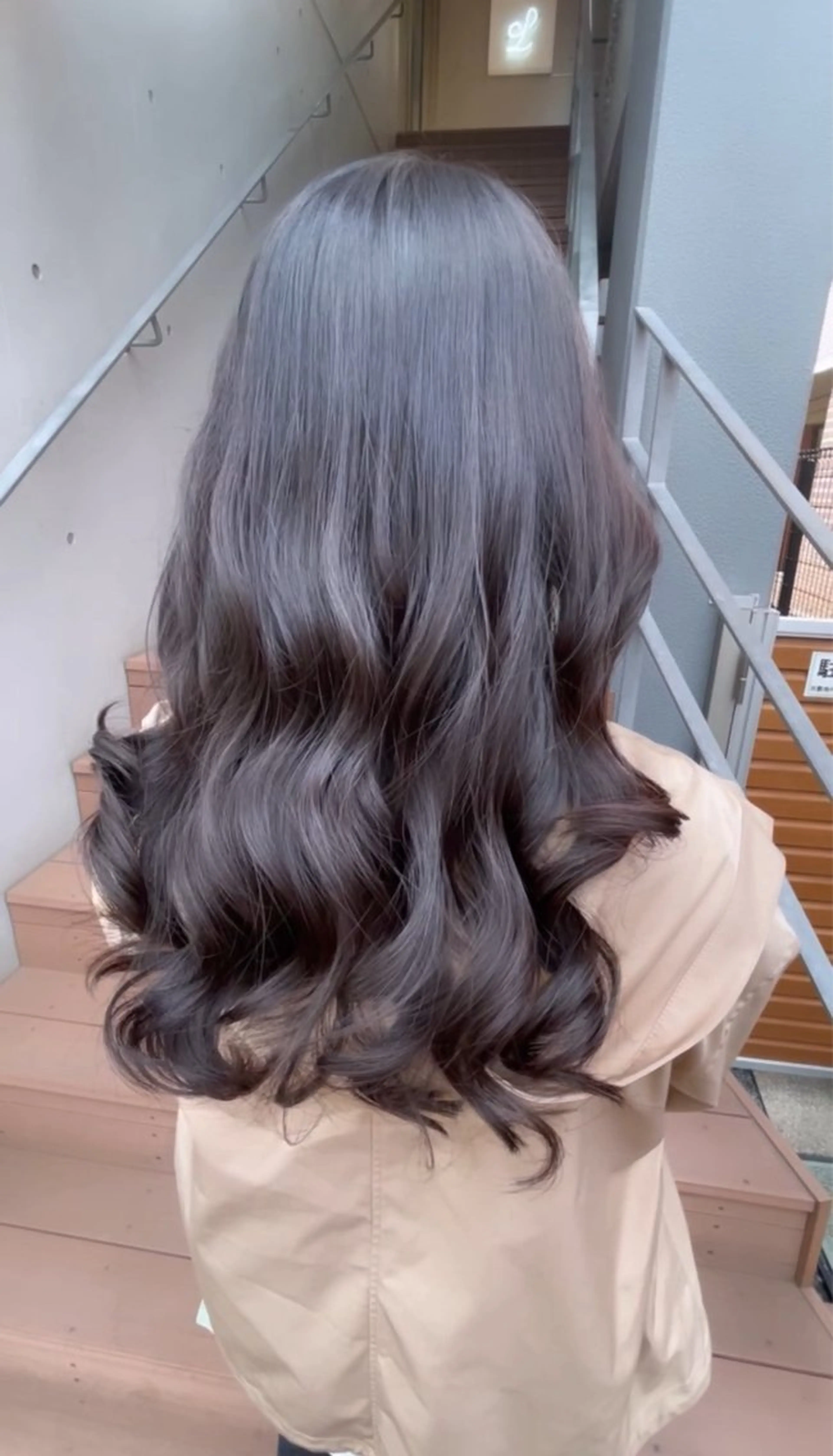 【ロング限定】コテ巻き風/韓国風パーマ（カット込み）の写真