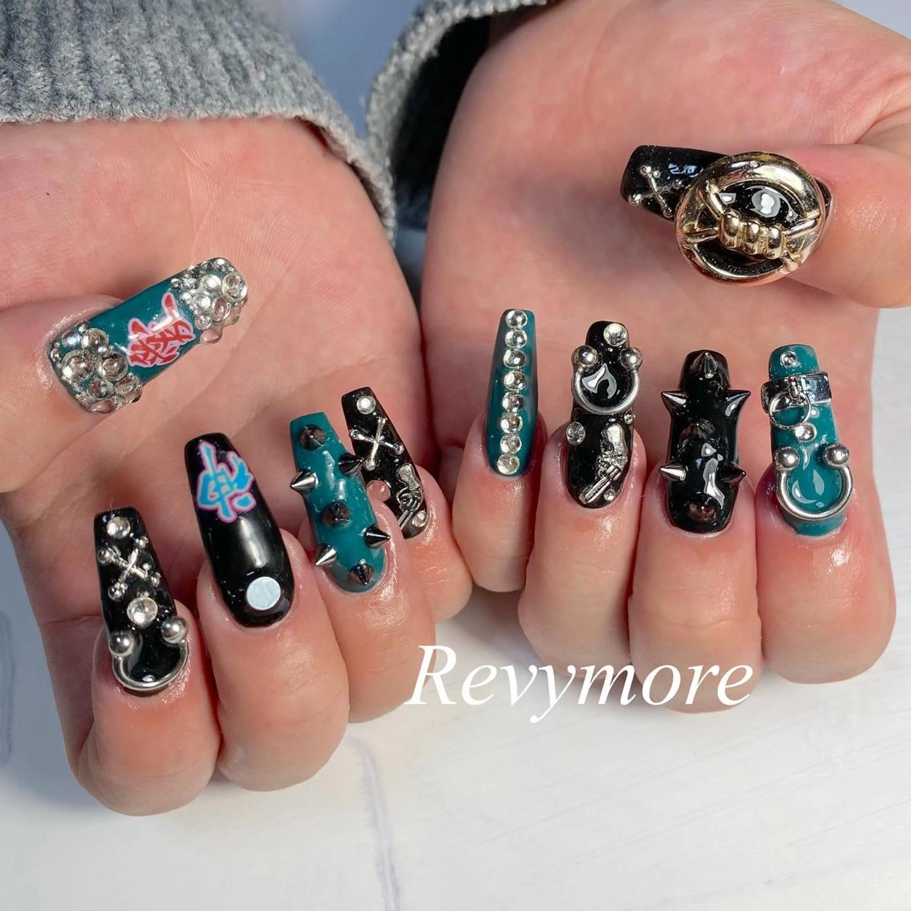セミロング ネイル ジェルネイル ニュアンスネイル オフィスネイル シンプルネイル nail salon Revymoreのネイルデザイン