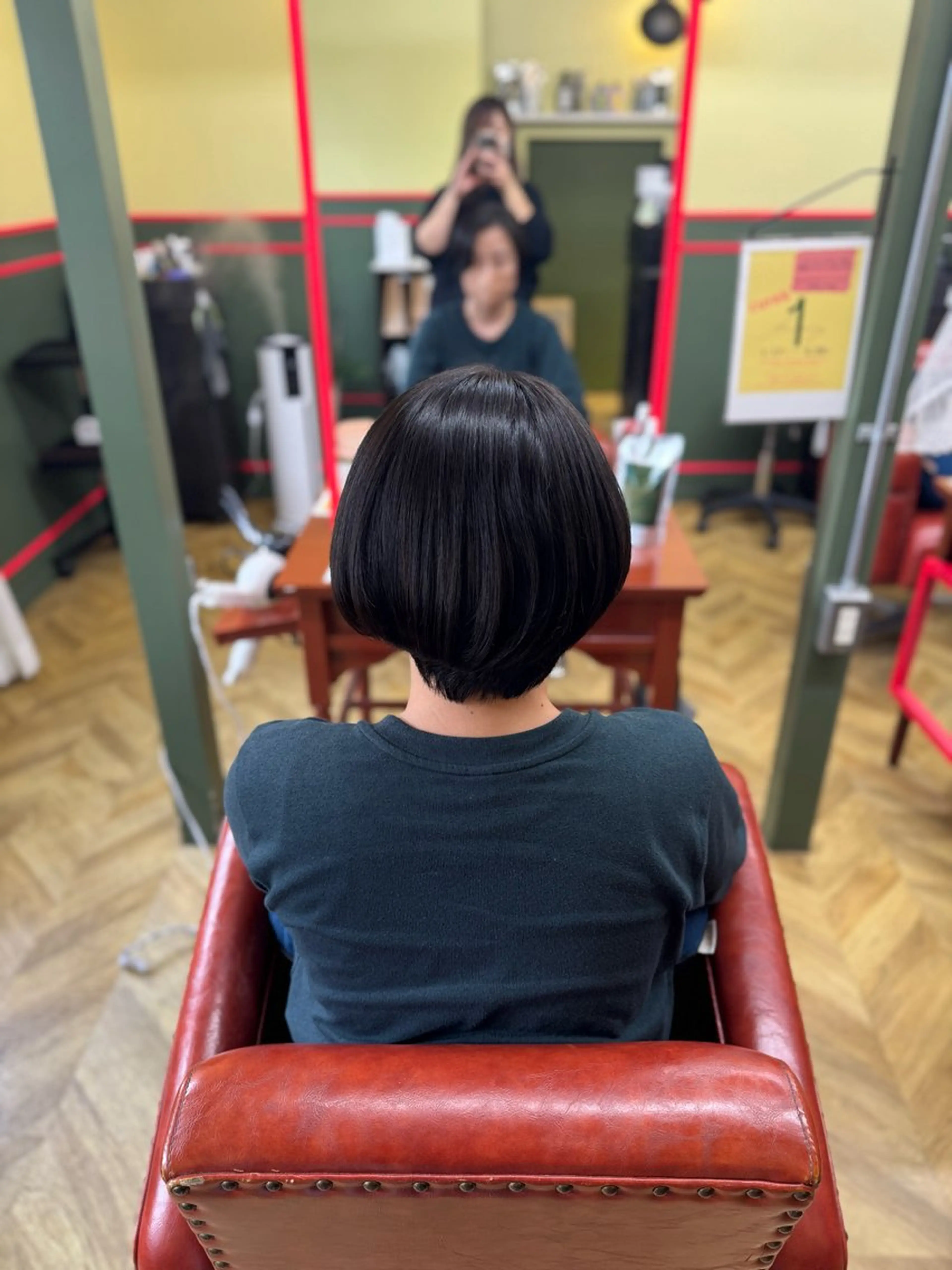 ショート カラー ベージュカラー オリーブベージュ 米倉 麻衣のヘアスタイル