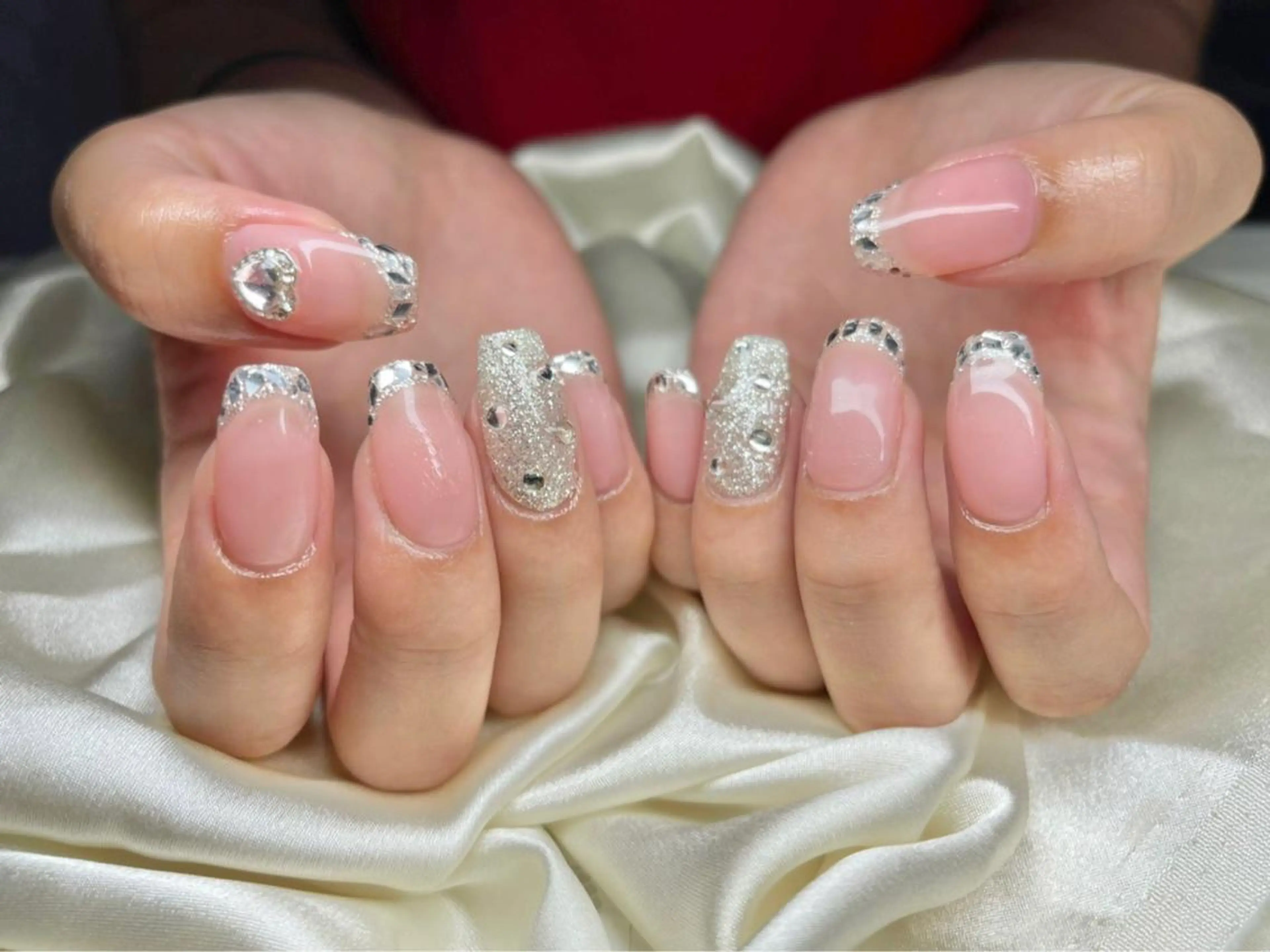 ネイル マツエク・マツパ アイブロウ 眉カラー 韓国風マツエク パリジェンヌラッシュリフト まつげパーマ ワンホンマツエク ハンドネイル Nail&eye Belire 新宿のネイルデザイン