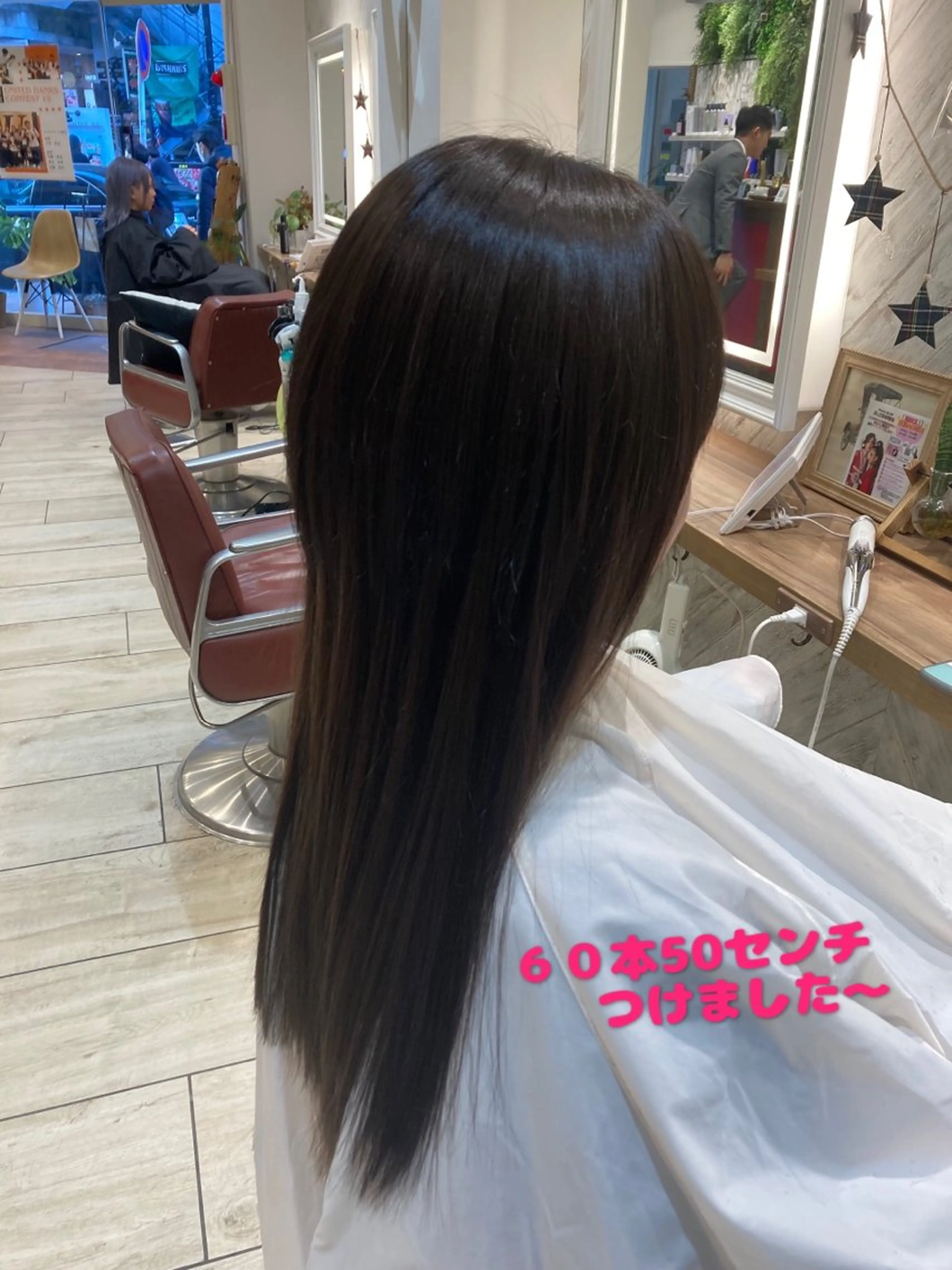 セミロング カット ヘアカラー パーマ 縮毛矯正 トリートメント エクステ ヘッドスパ ヘアセット あやかショート 白髪ぼかしのヘアスタイル