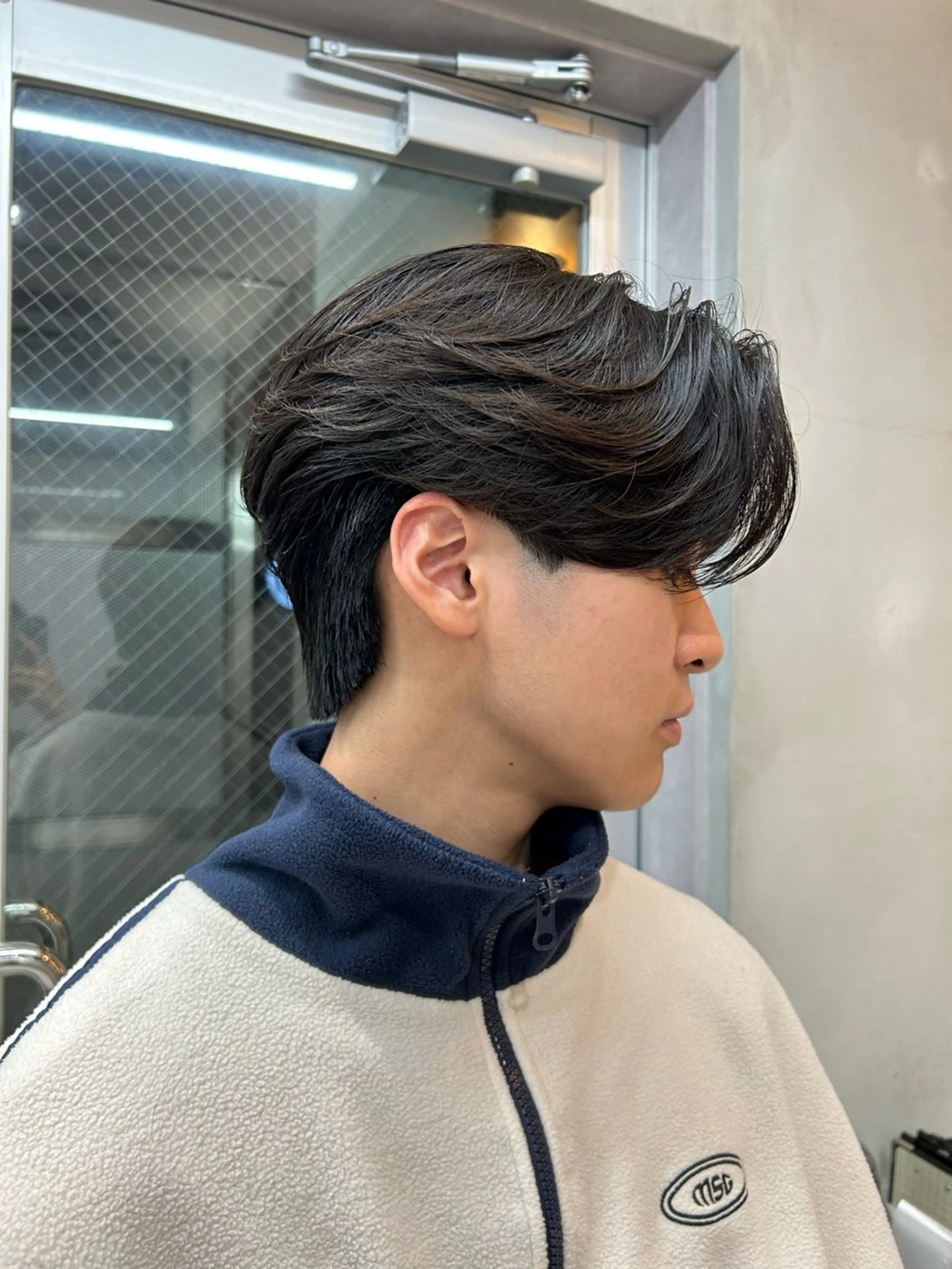 パーマ メンズ カット パーマ ヘアセット ウルフ/センター パート/ミディアムのヘアスタイル