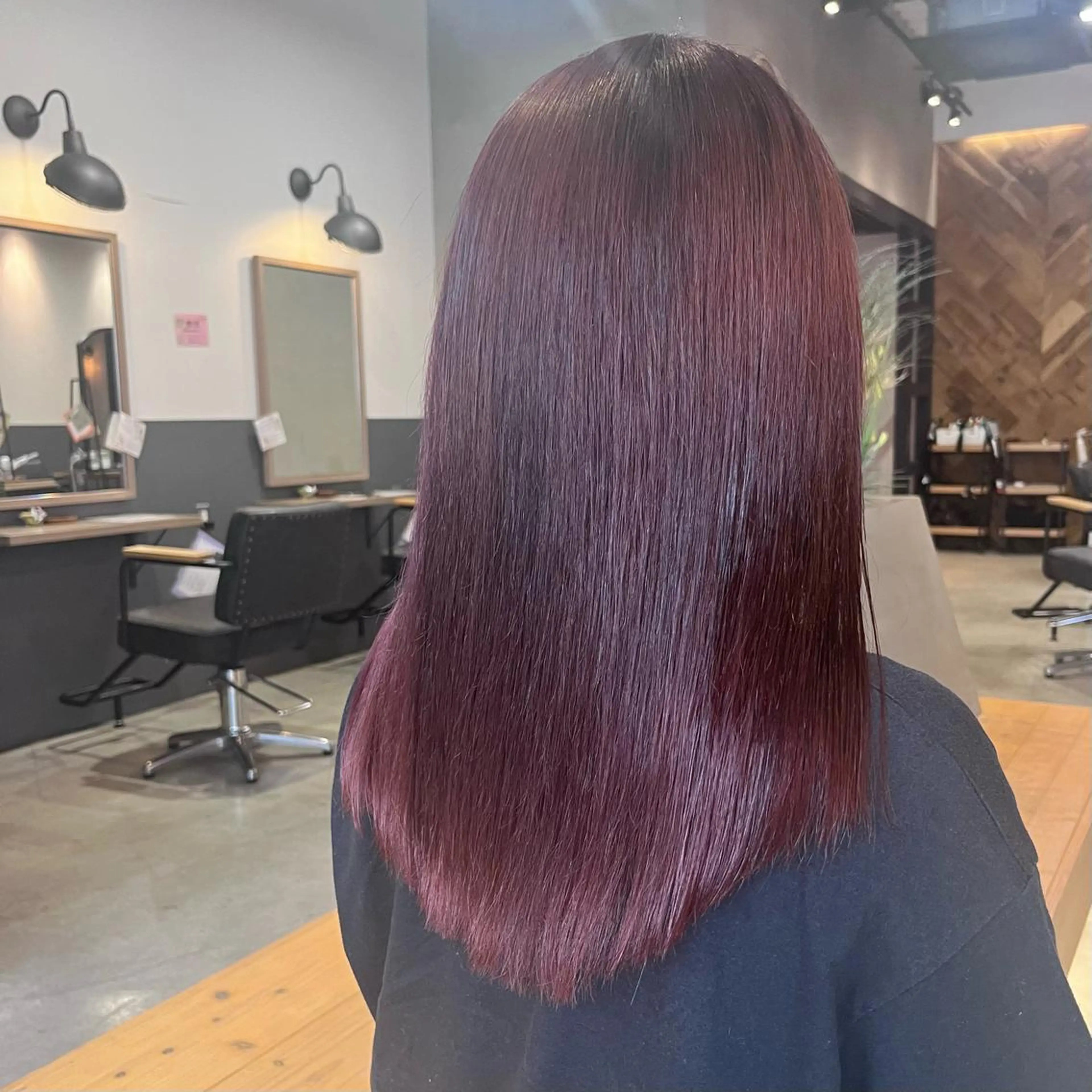 ミディアム カラー 新村 小夏のヘアスタイル